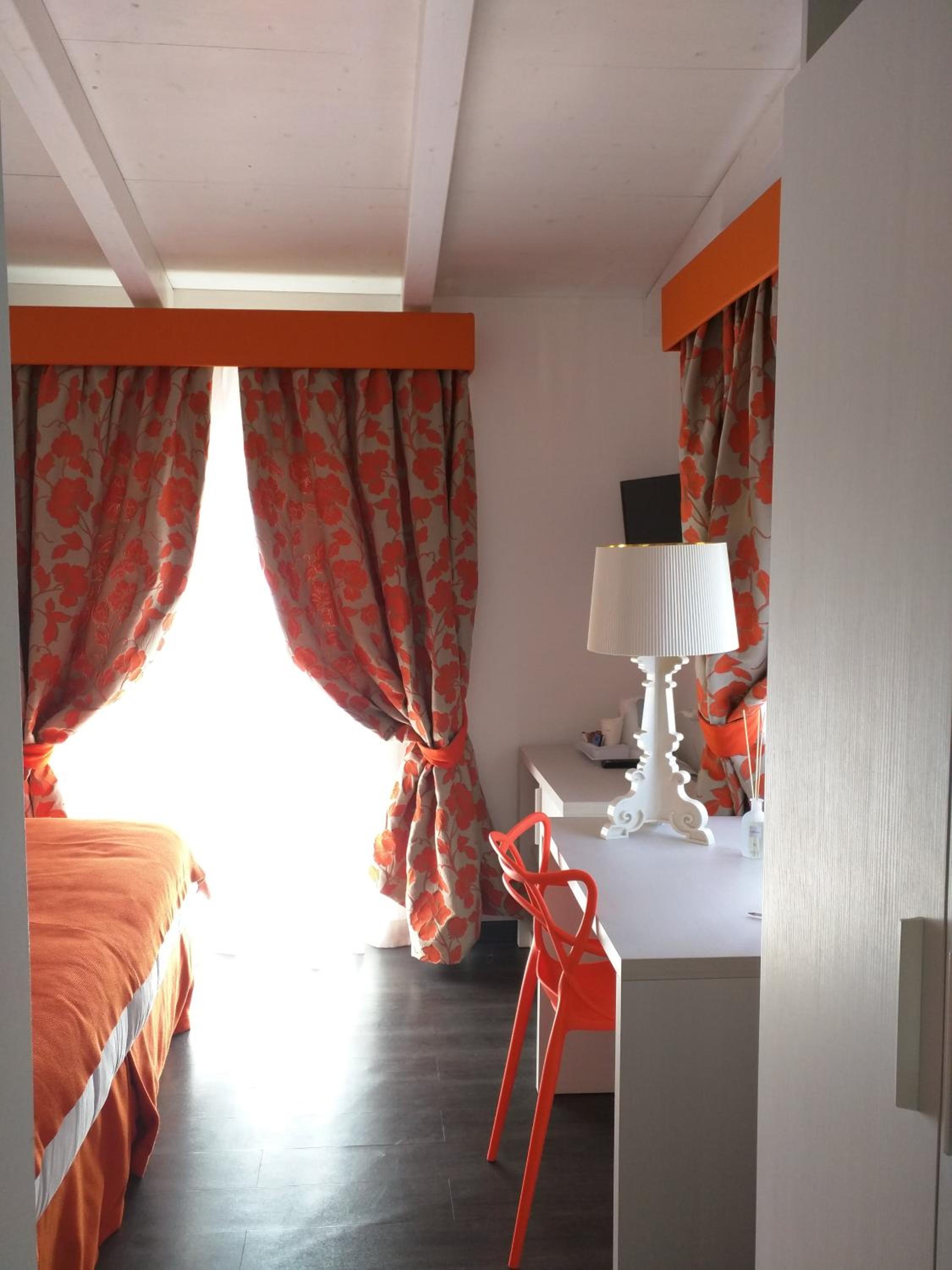 Double or Twin Room with Sea View photo 1