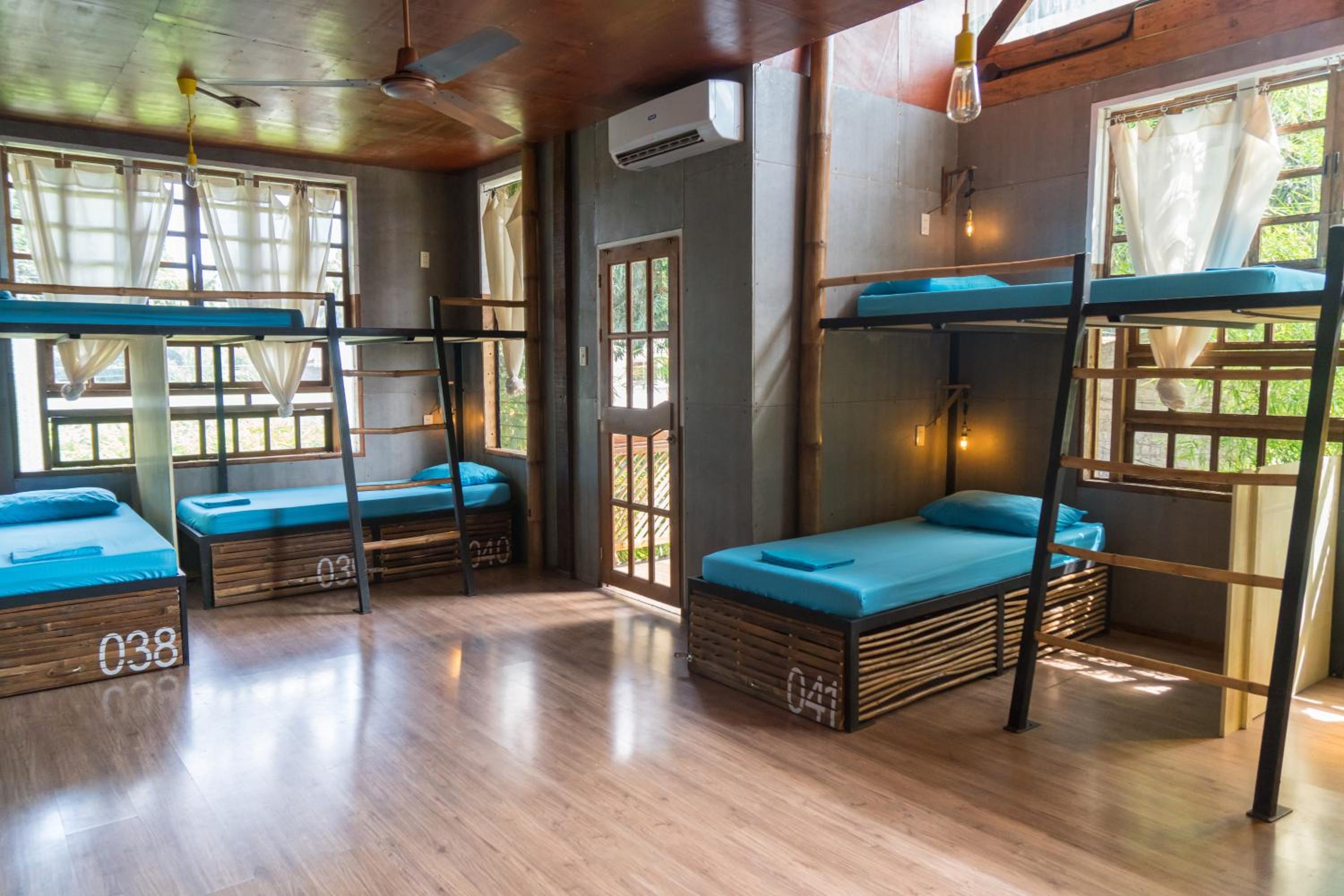 Bed in 8-Bed Mixed Dormitory Room photo 1