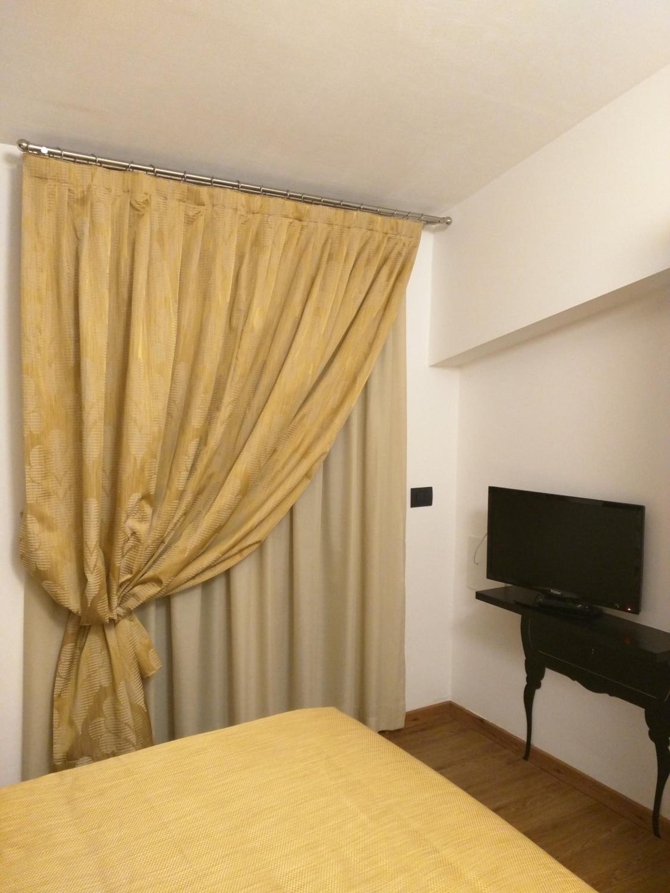 Double or Twin Room with Mountain View photo 3