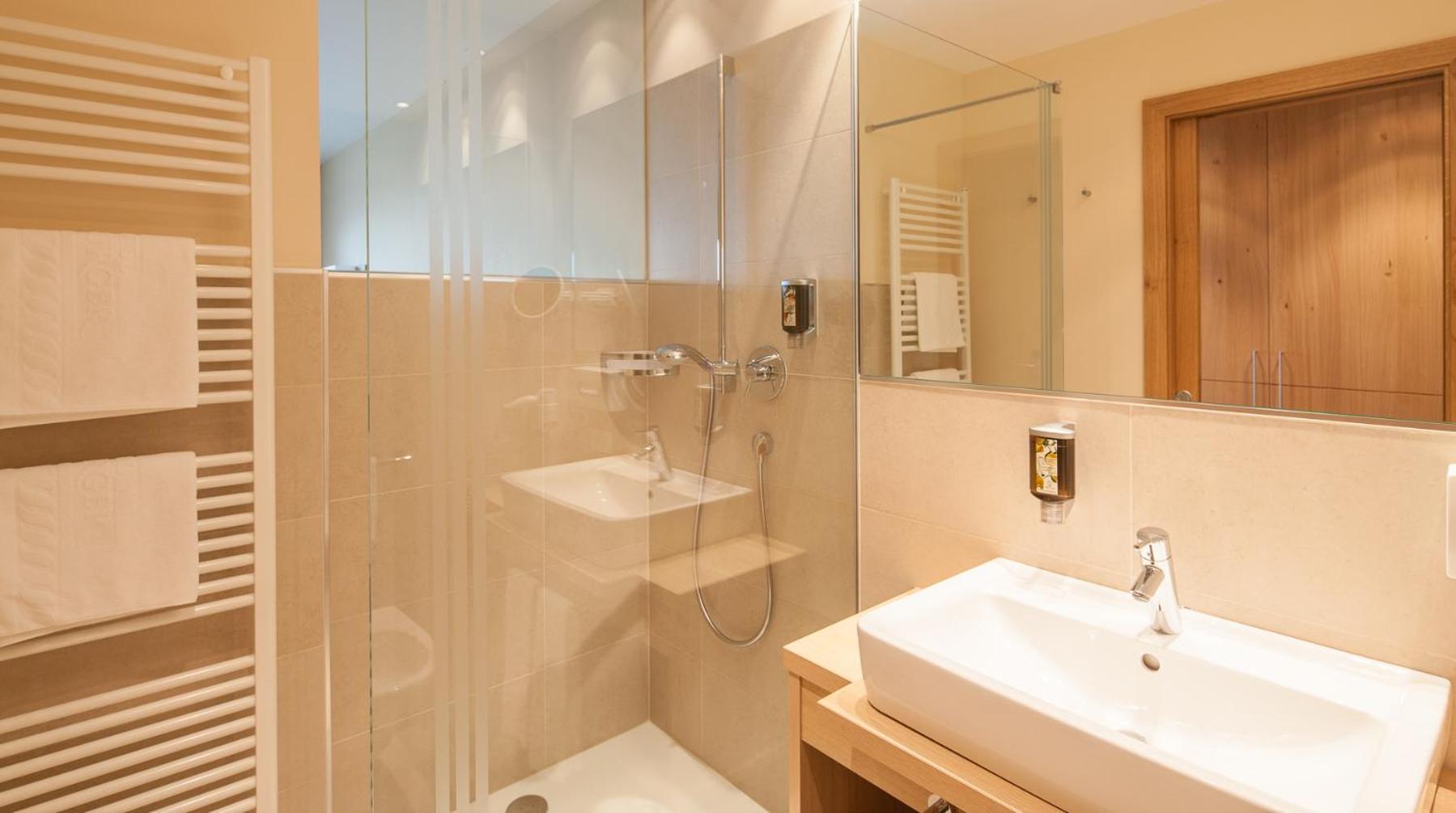 Comfort Double Room with Balcony - Photo 2