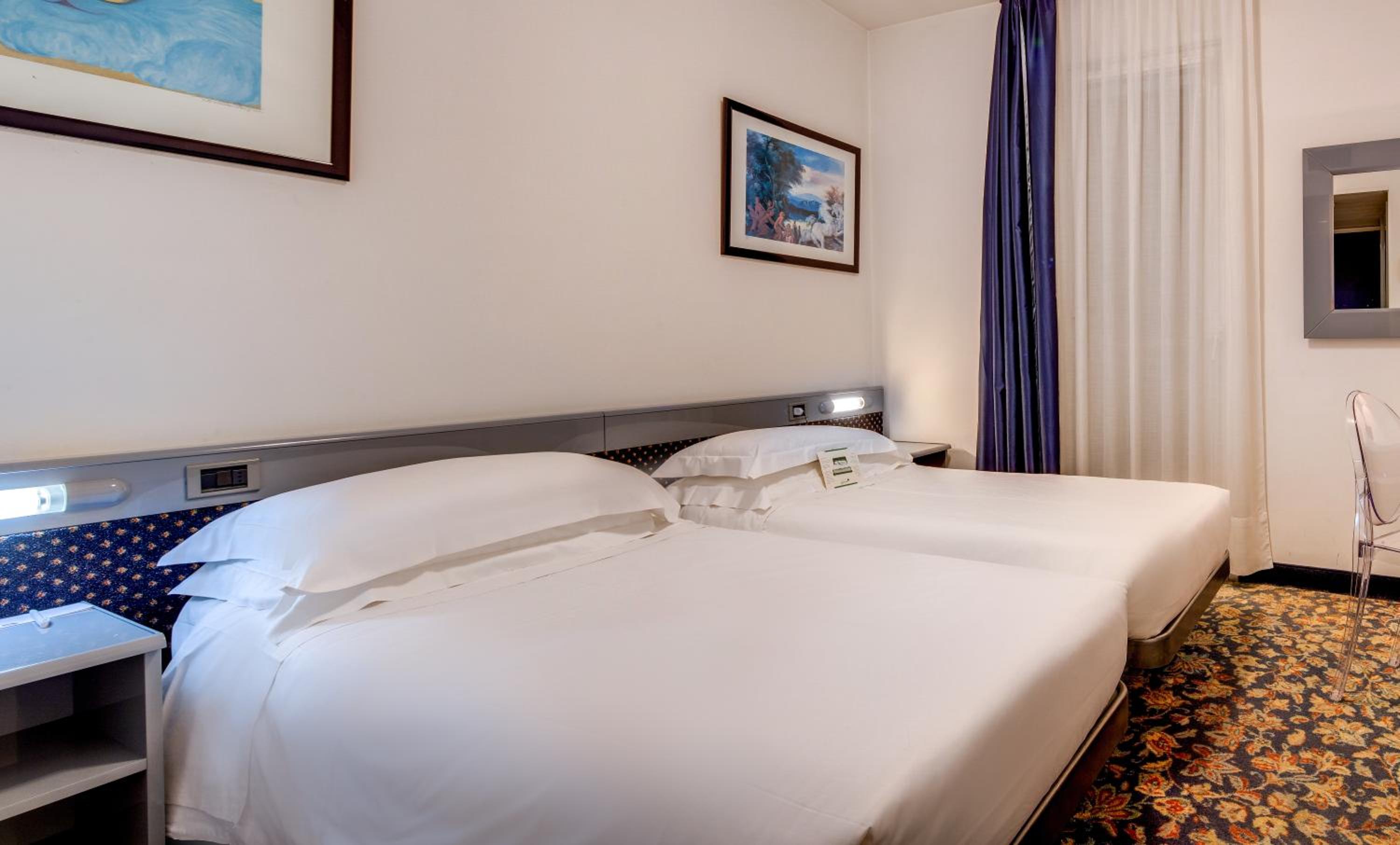Economy Twin Room - Photo 1
