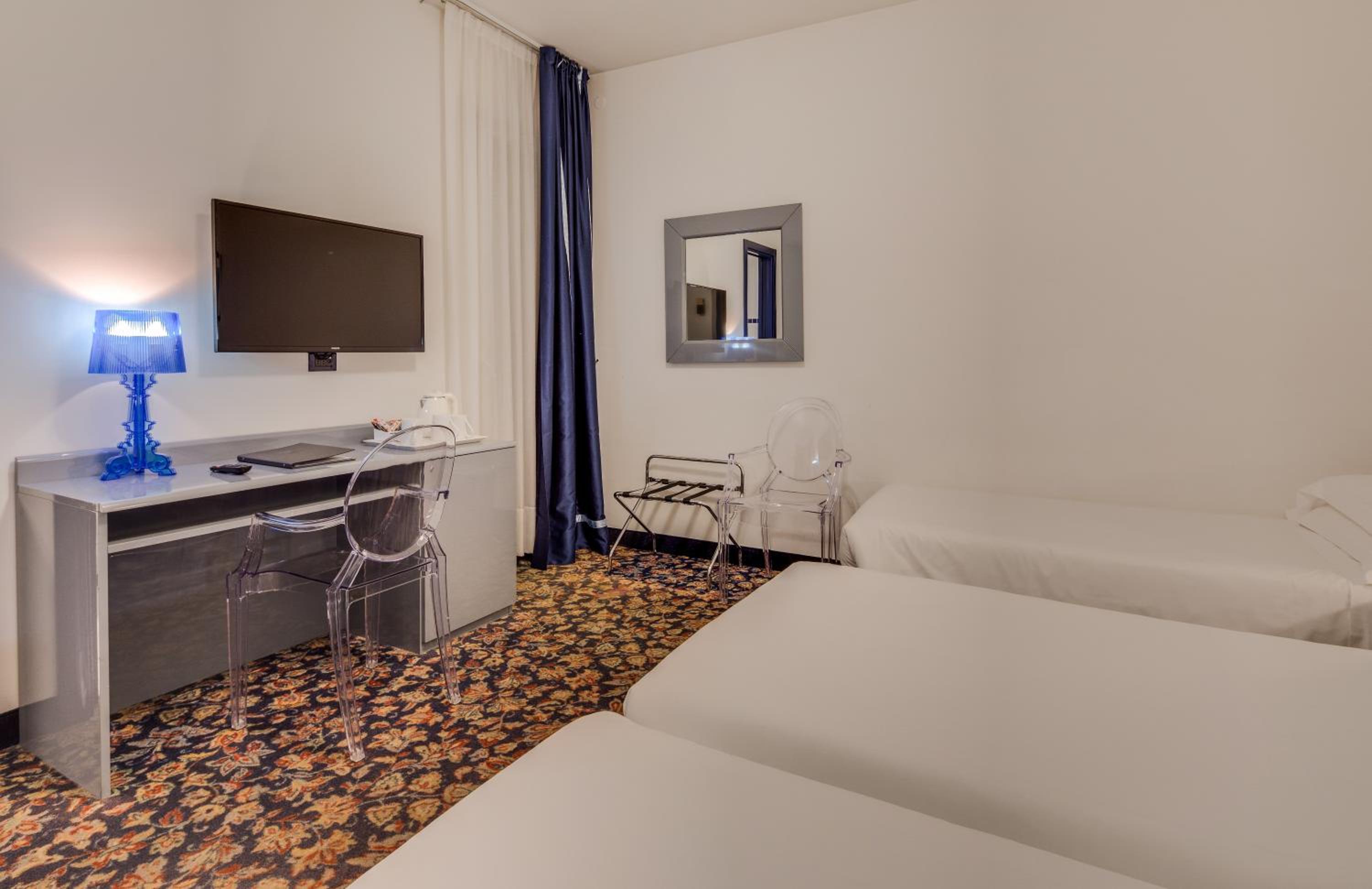 Economy Triple Room - Photo 2
