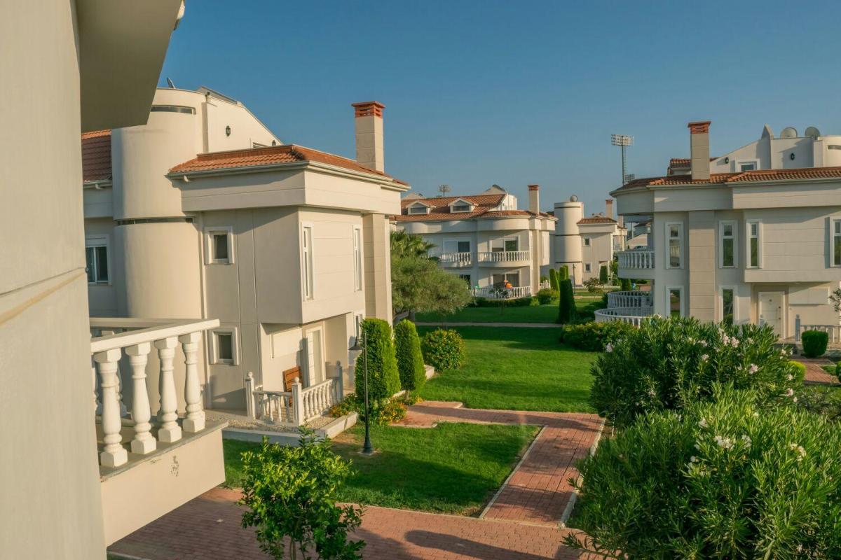 Villa photo 3