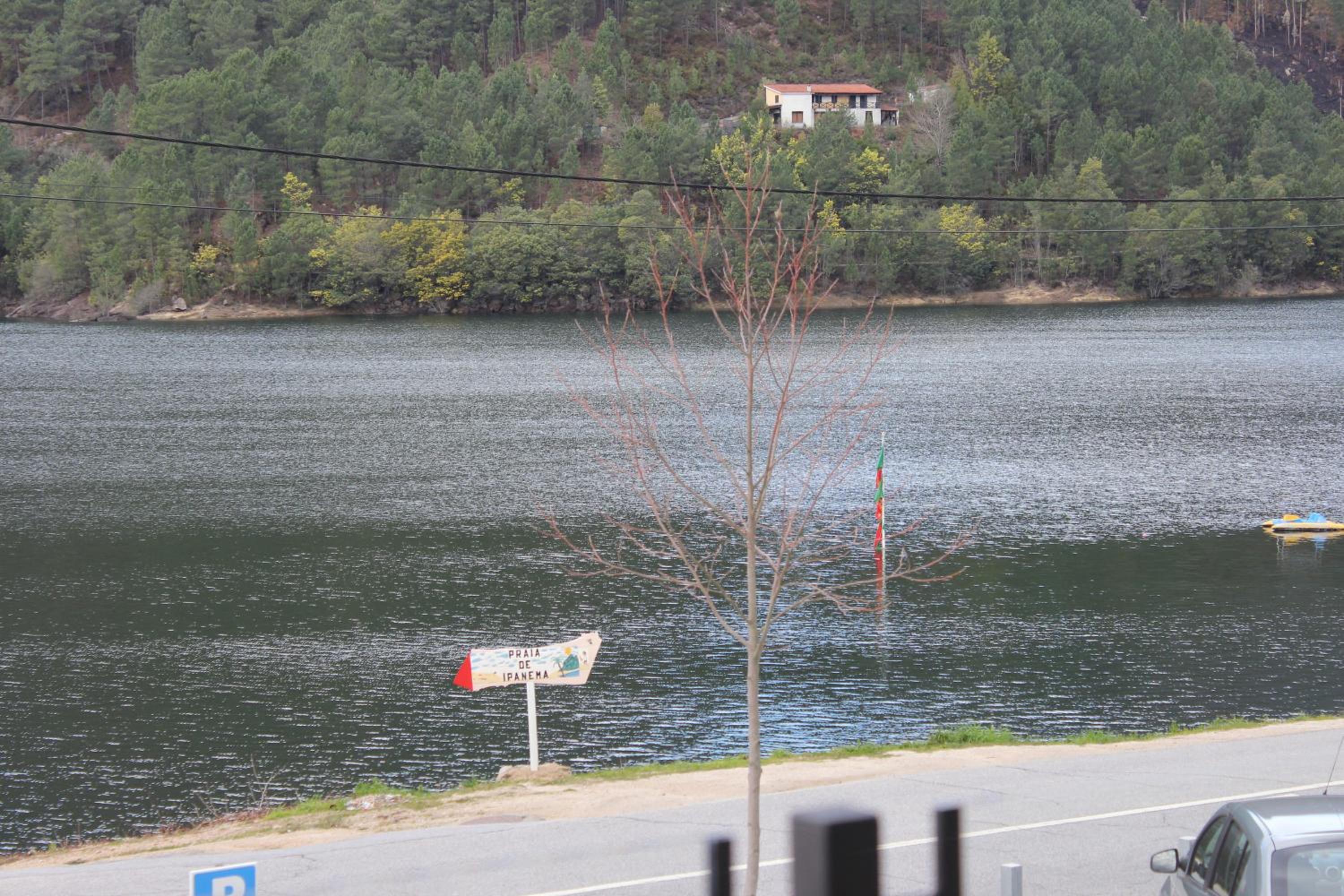 Double Room with River View - Photo 4