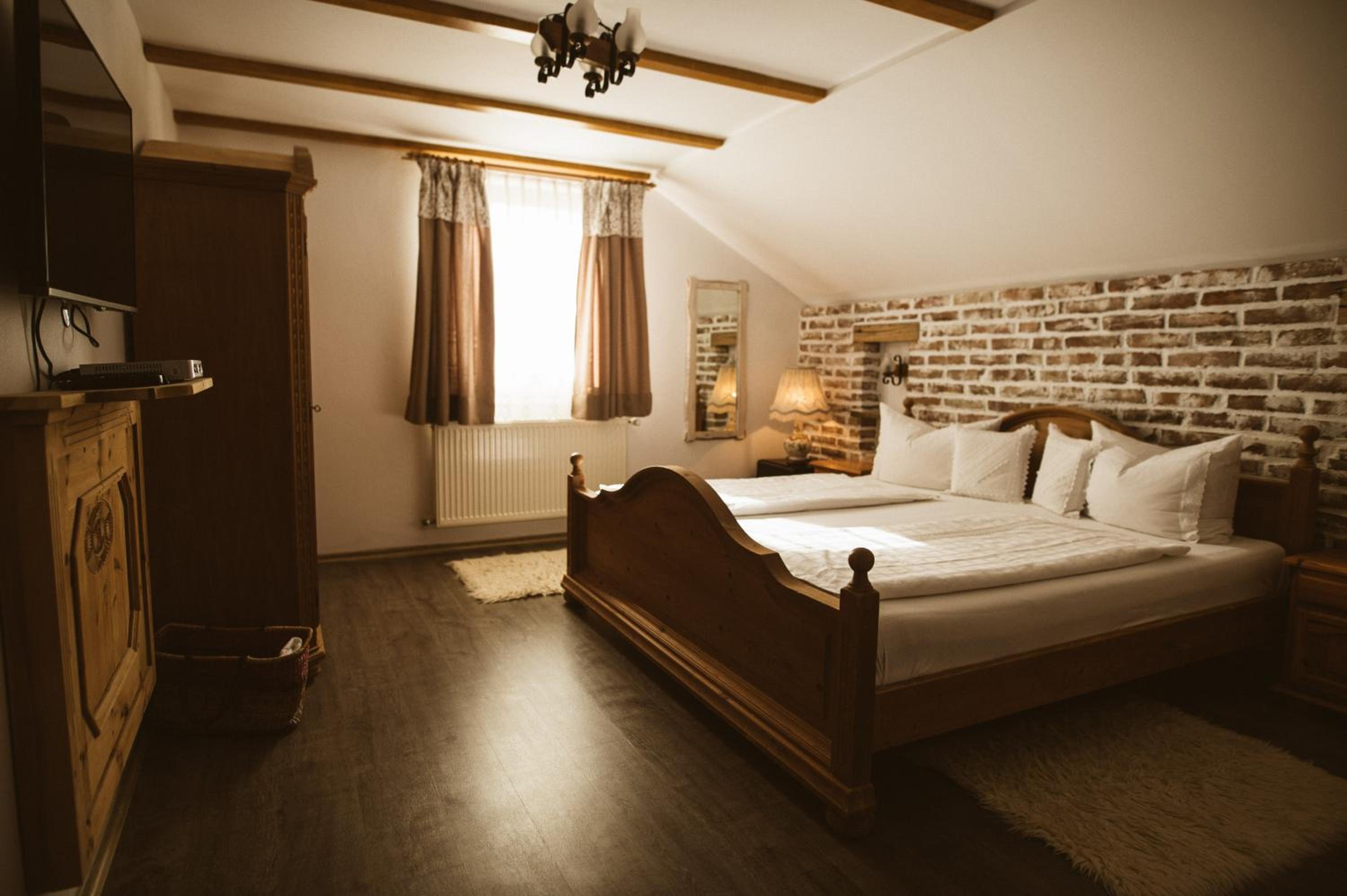 Double Room - Photo 6