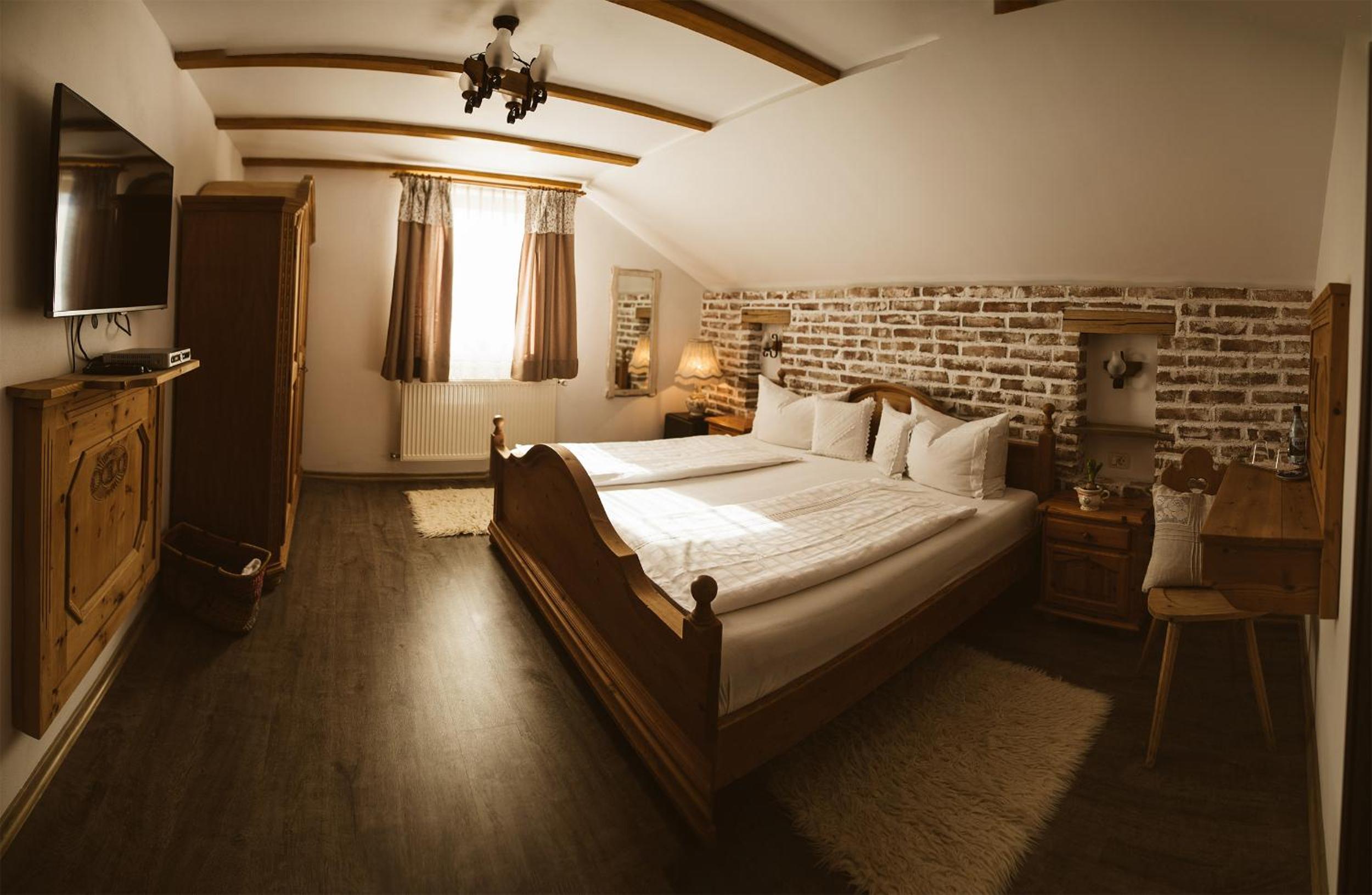 Double Room - Photo 9