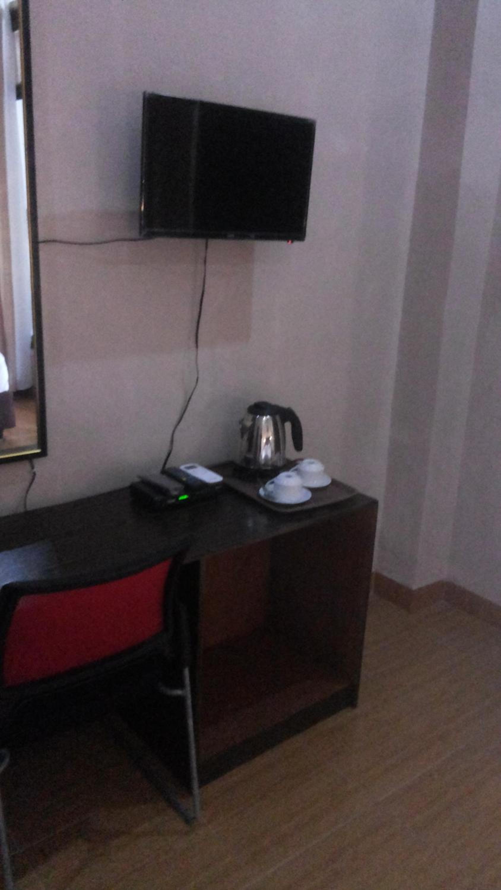 Standard Double Room - Photo 8