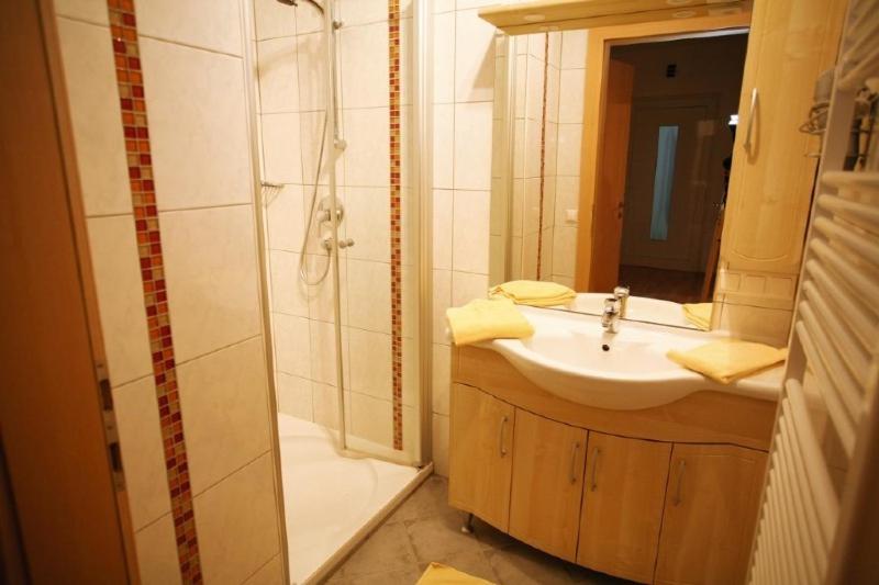 One-Bedroom Apartment with Terrace photo 2