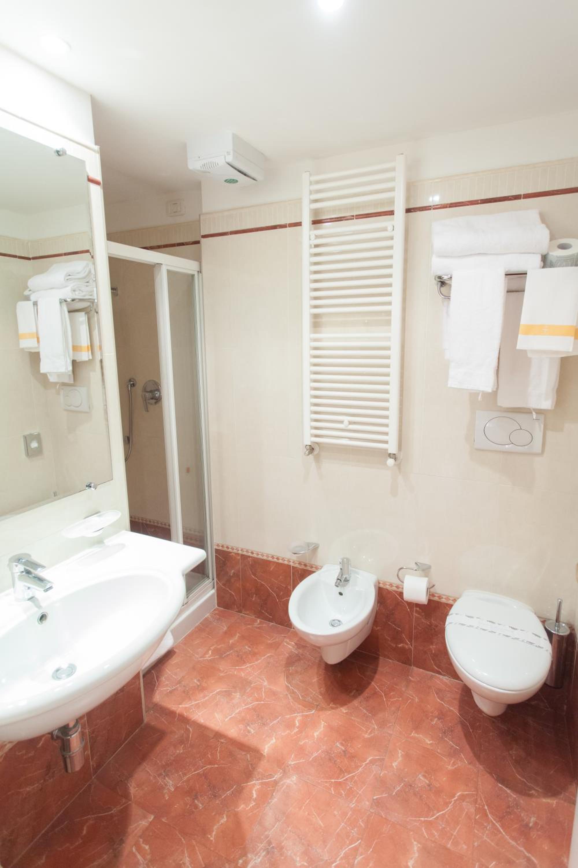 Superior Double or Twin Room - Photo 4