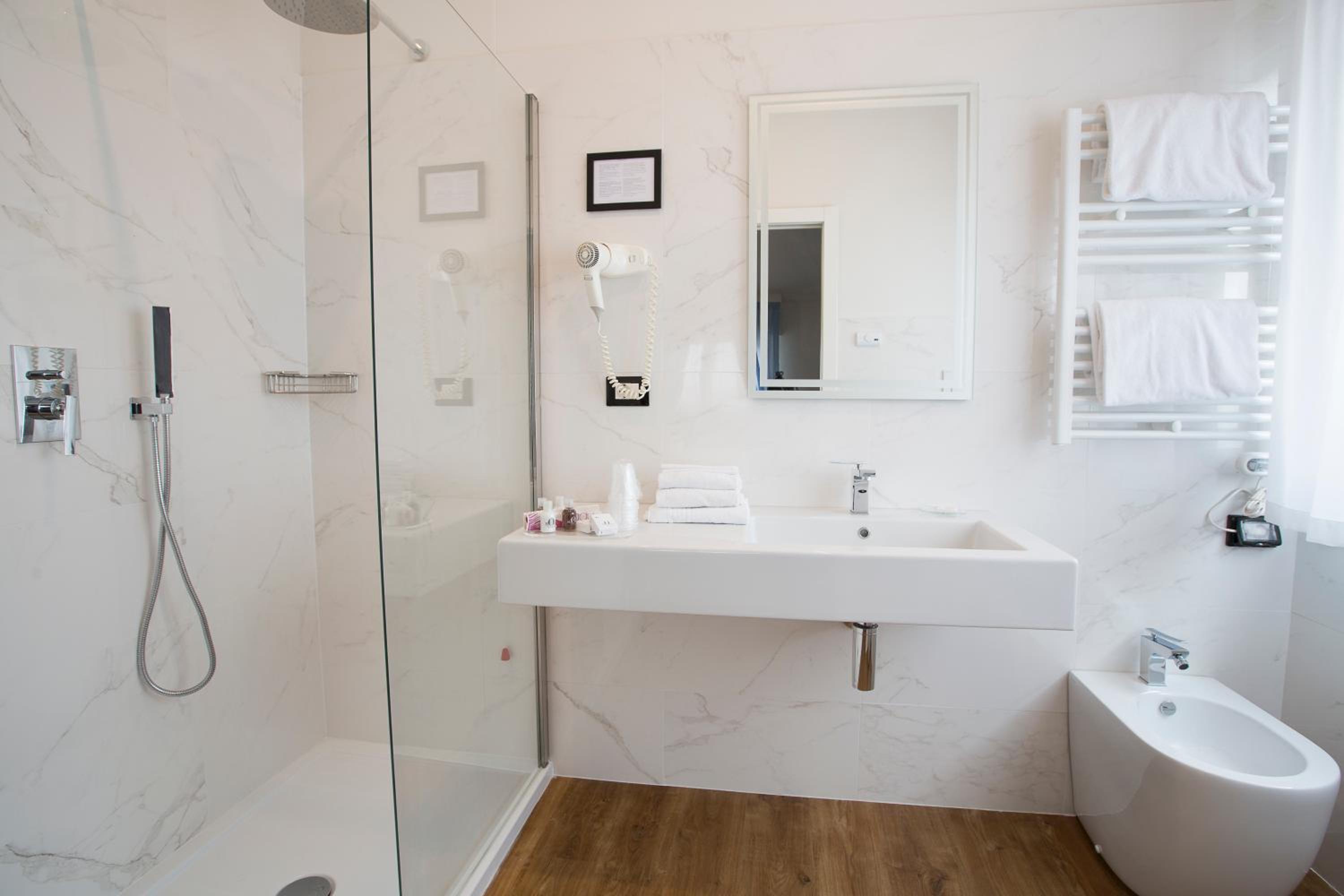 Superior Double Room - Photo 8