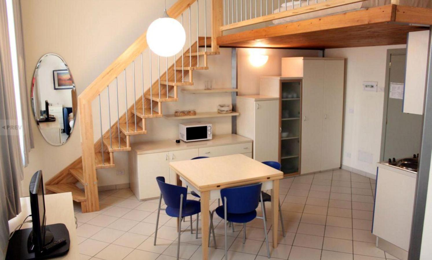 Studio - Split Level