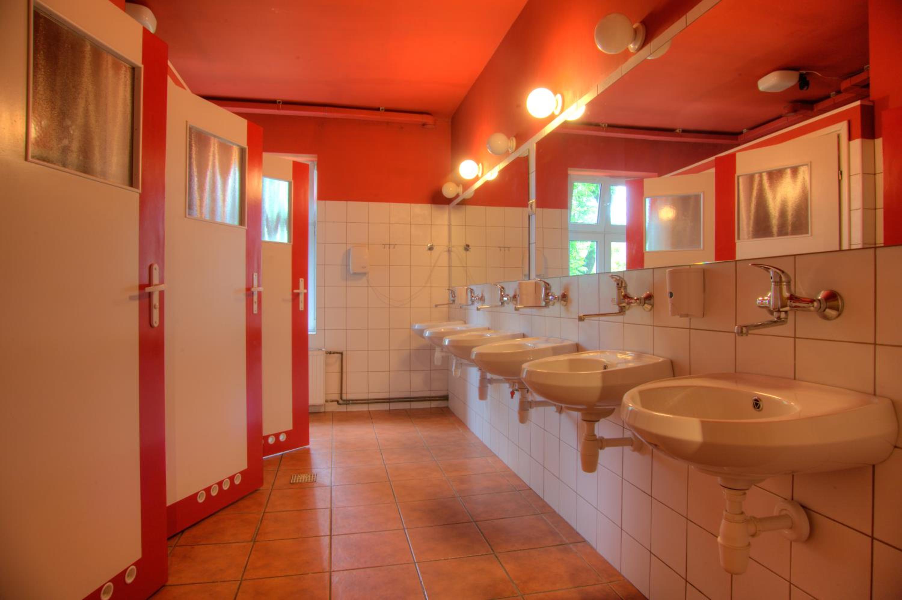 Twin Room with Shared Bathroom photo 2