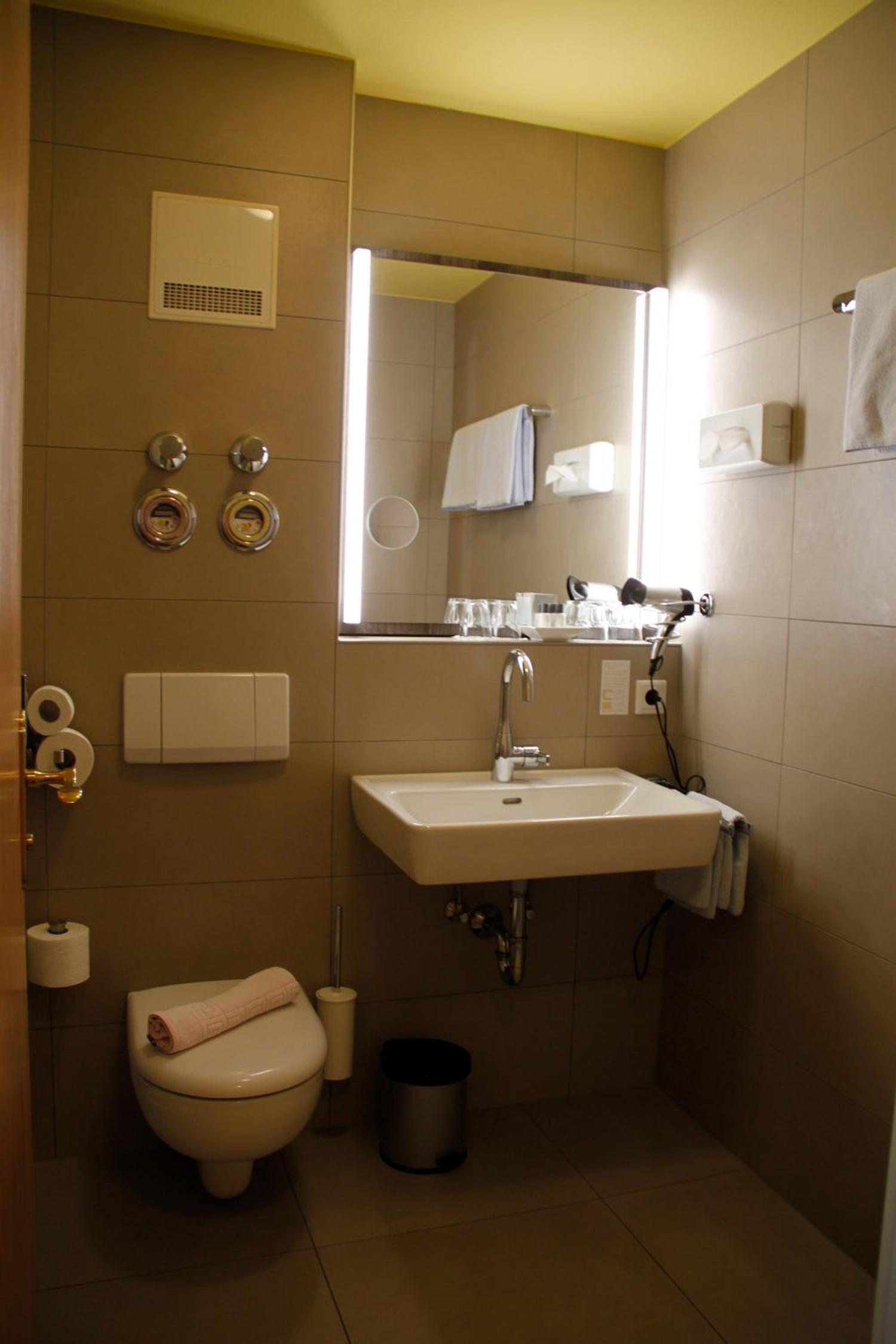 Single Room photo 2