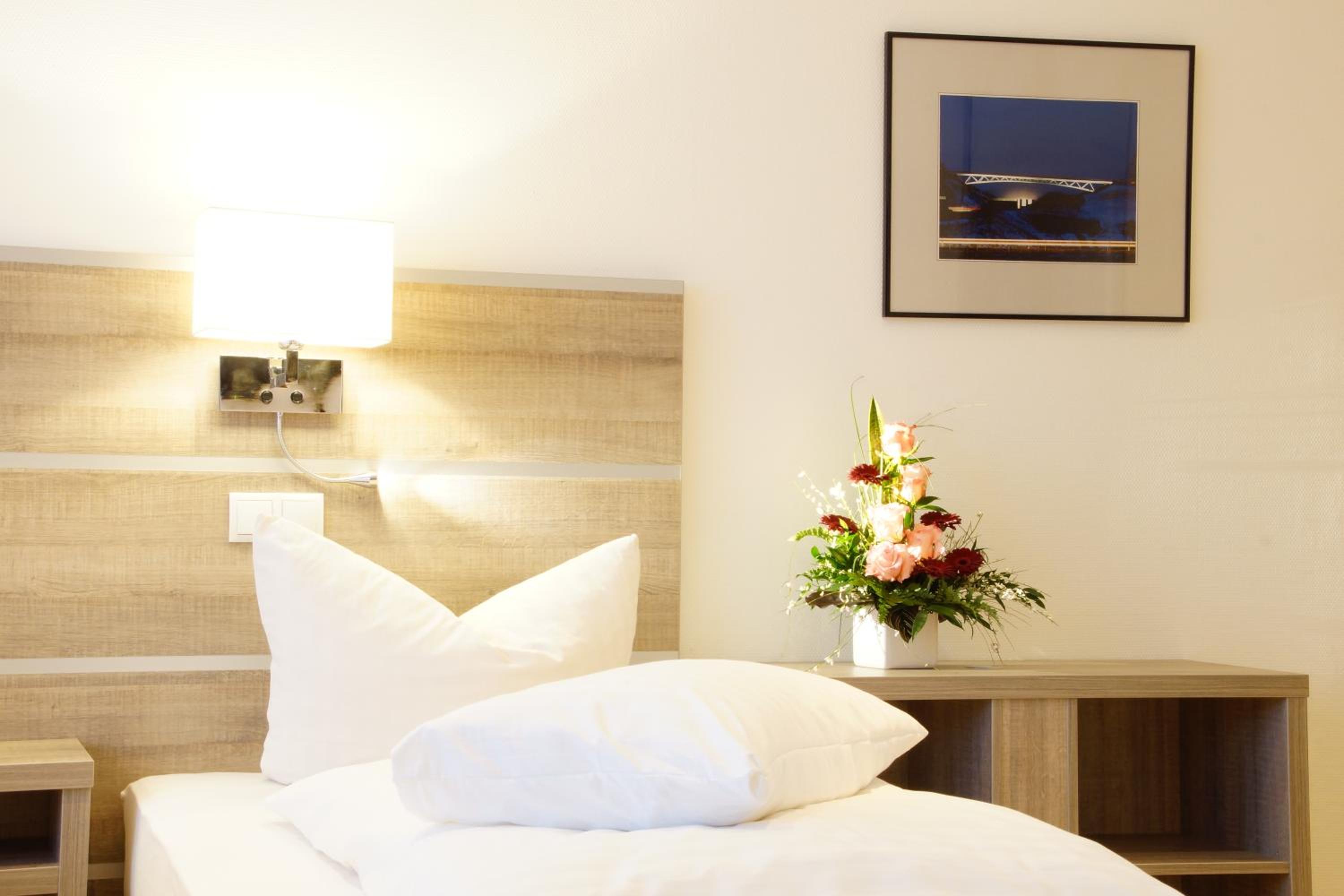 Deluxe Double Room with Balcony photo 2