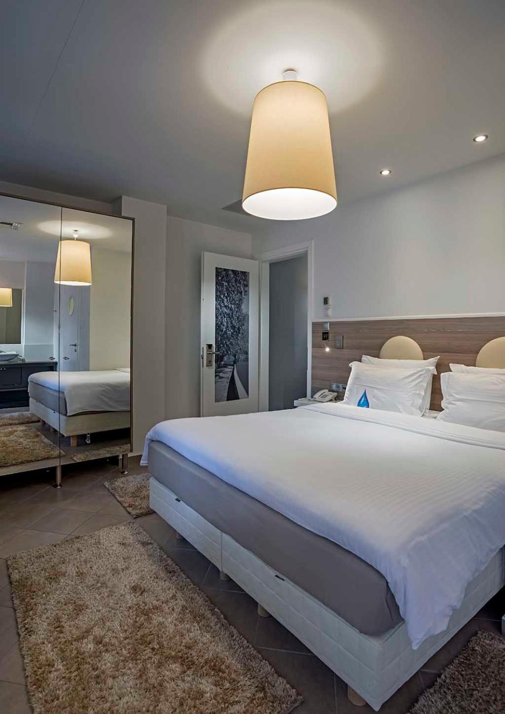 Superior Double Room with Balcony - Photo 8
