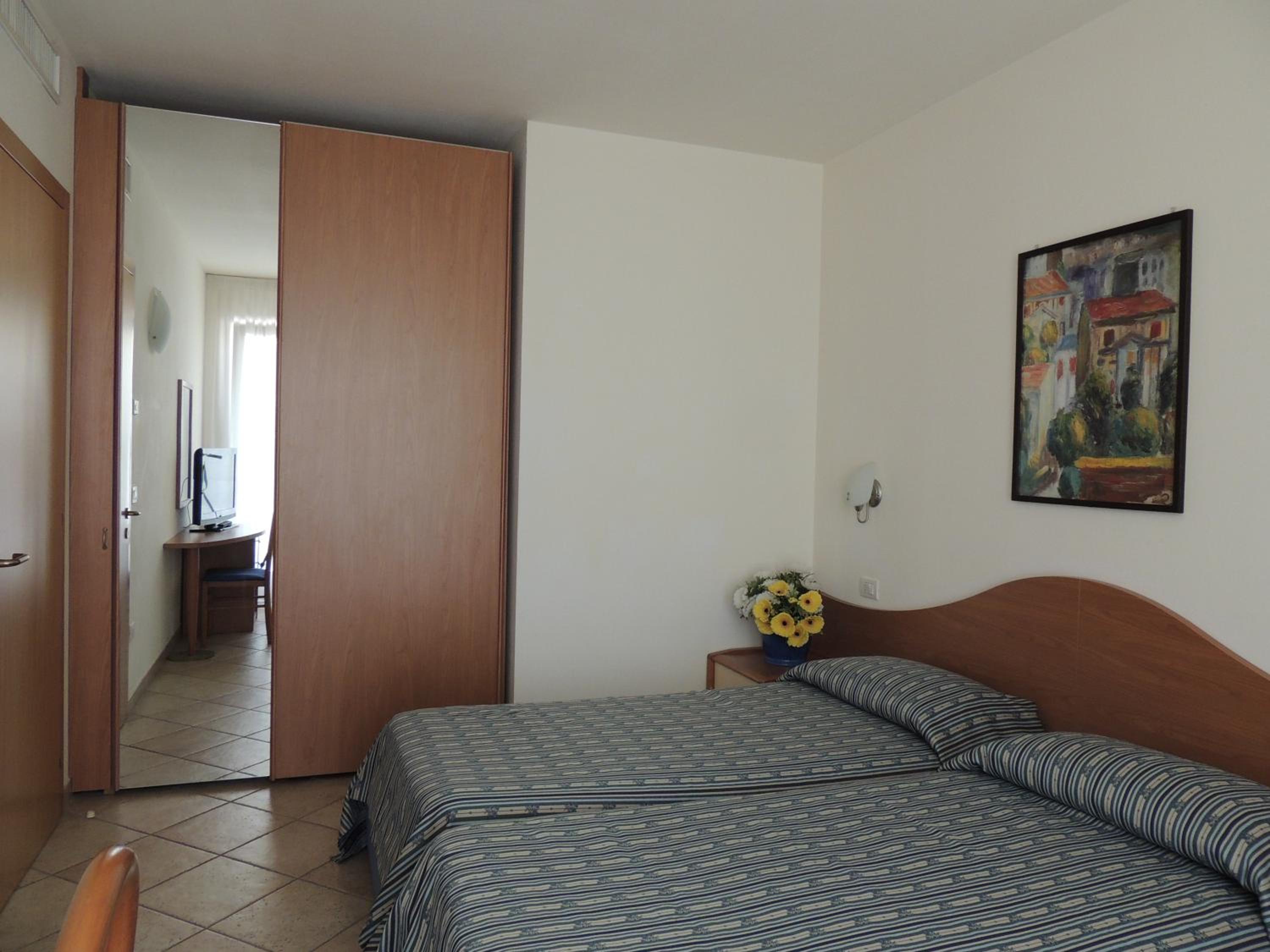 Double or Twin Room with Mountain View