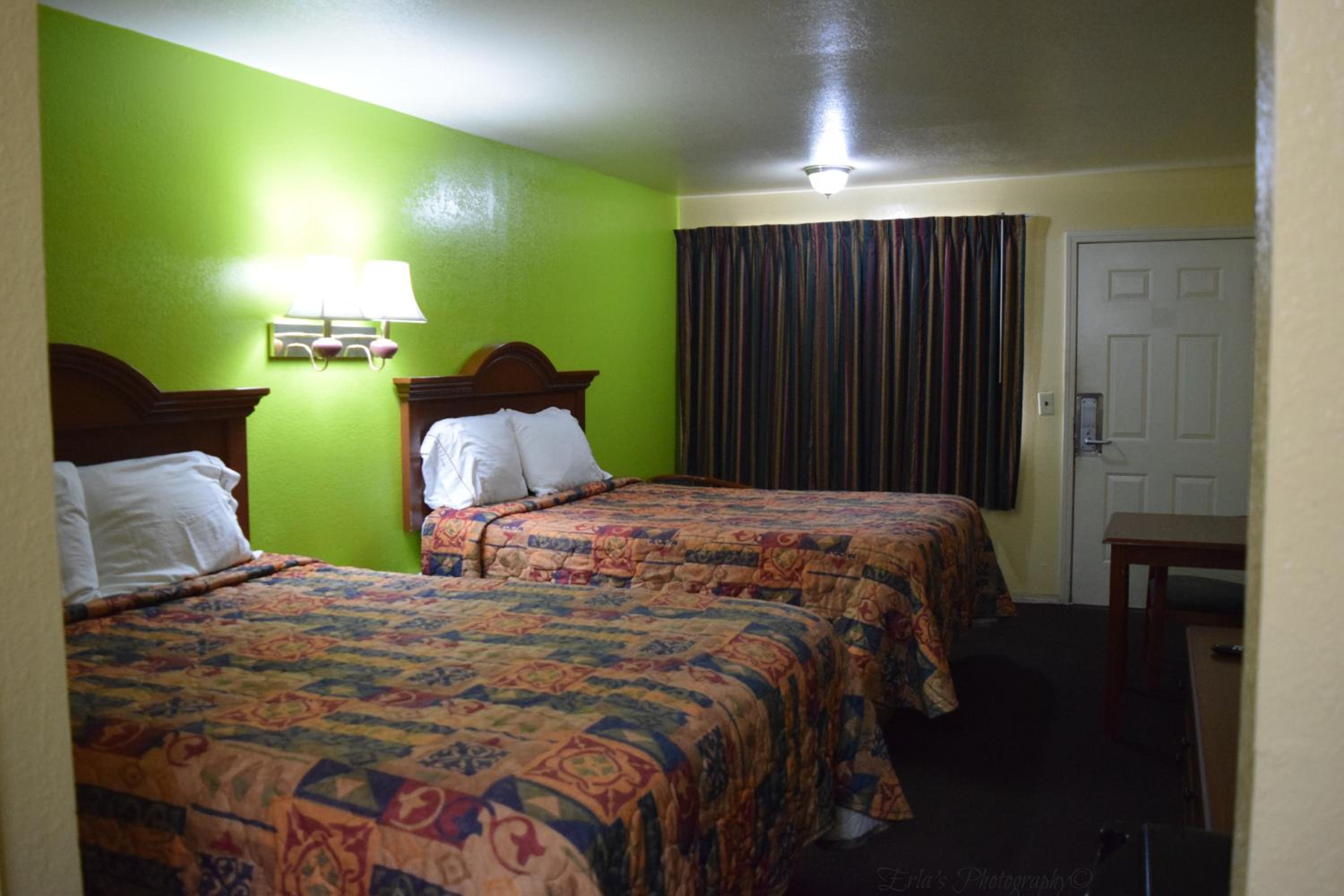 Double Room with Two Double Beds - Non-Smoking photo 1