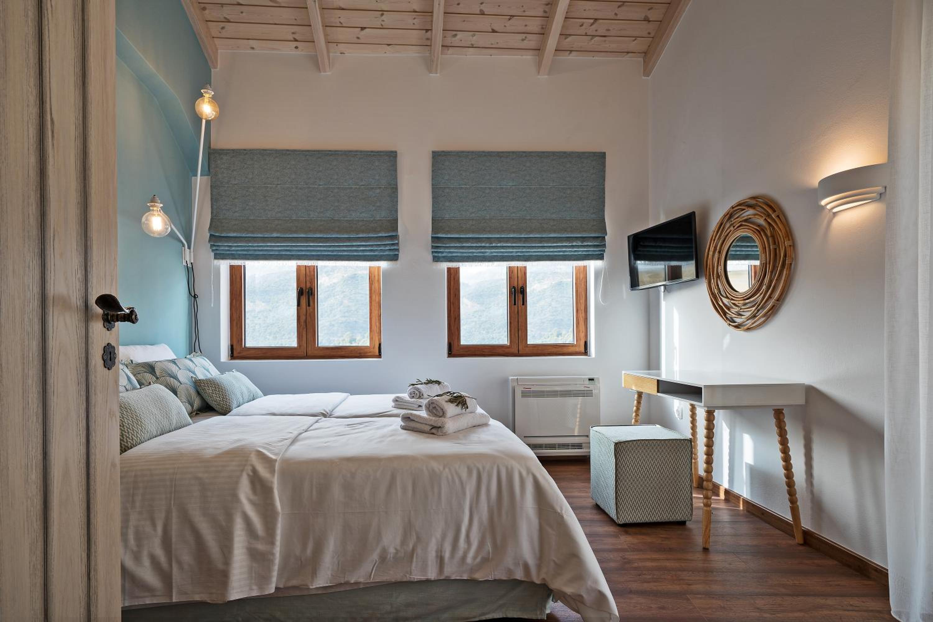 Apartment with Terrace photo 3