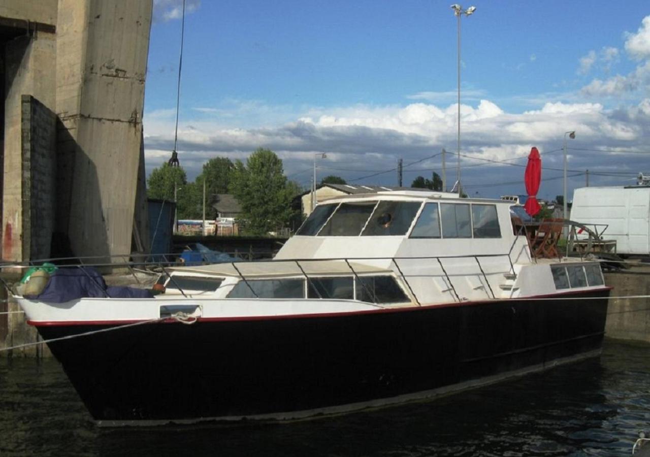 One-Cabin Boat - Photo 8