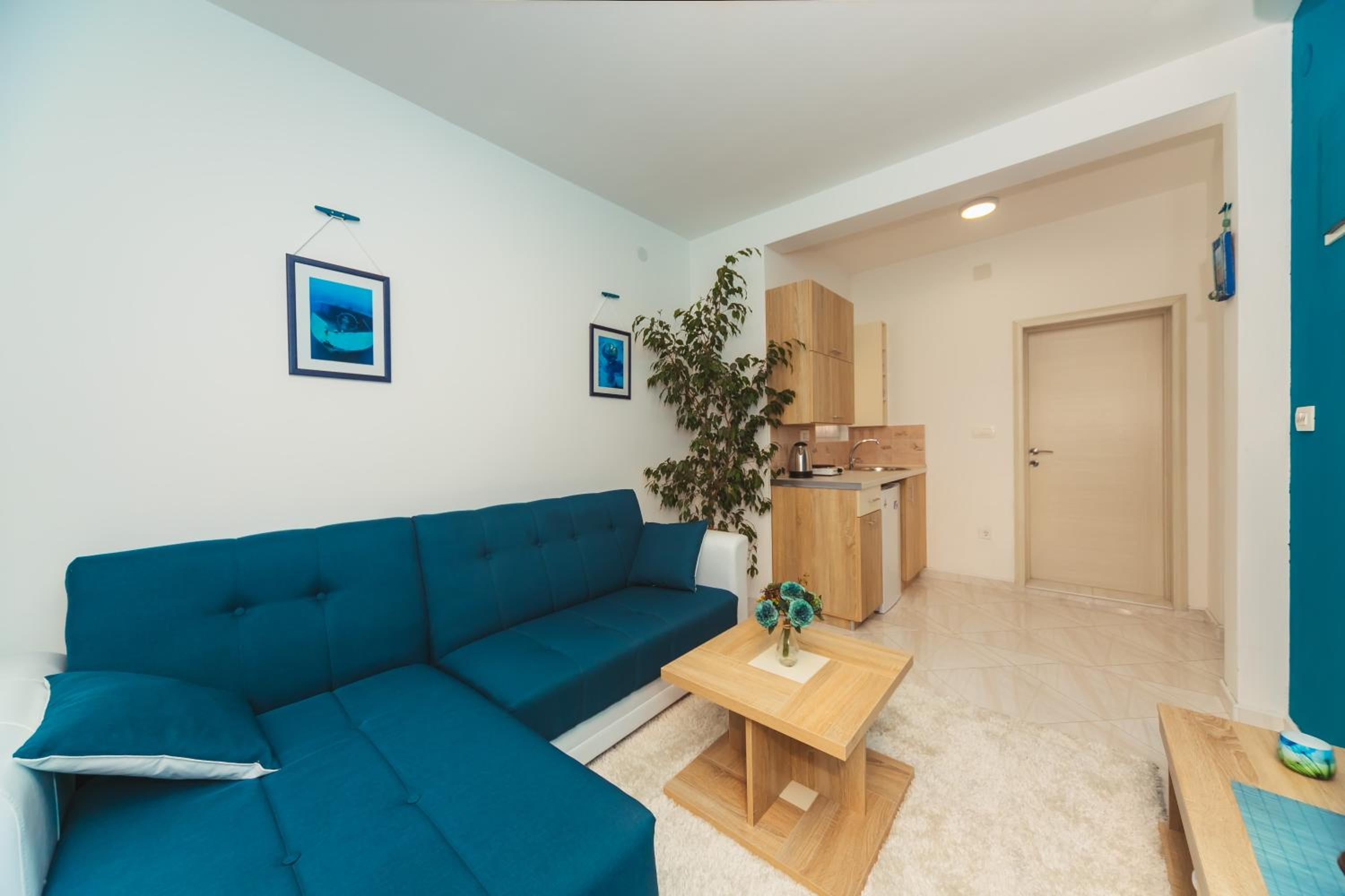 Apartment With Balcony photo 3