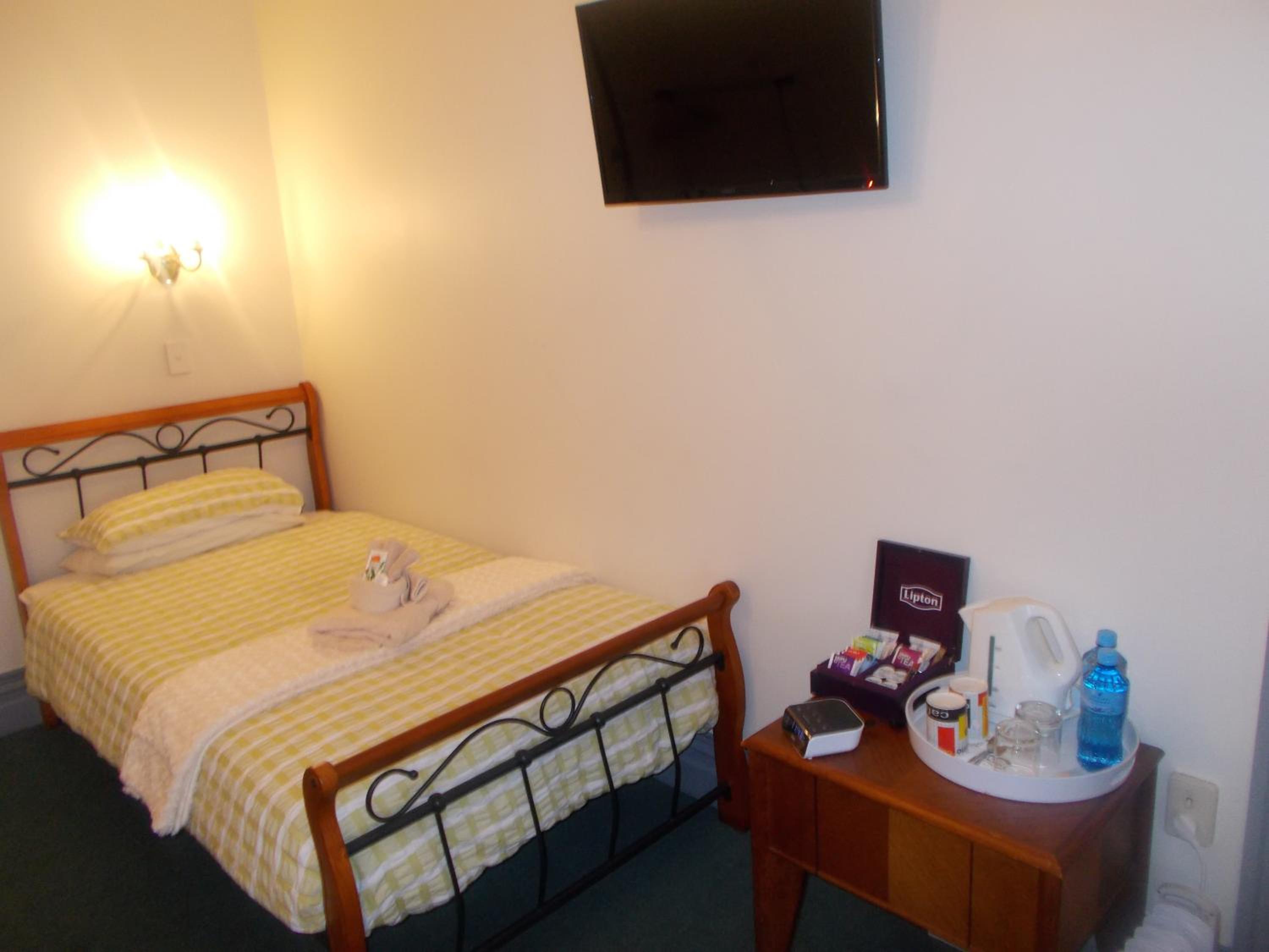 Single Room with Shared Bathroom photo 1