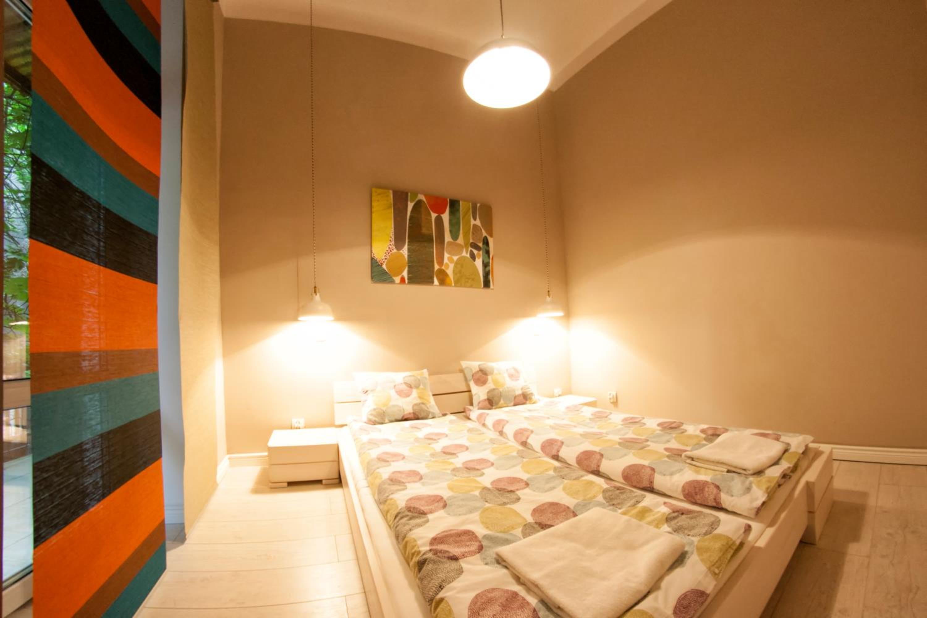 One-Bedroom Apartment - Photo 4