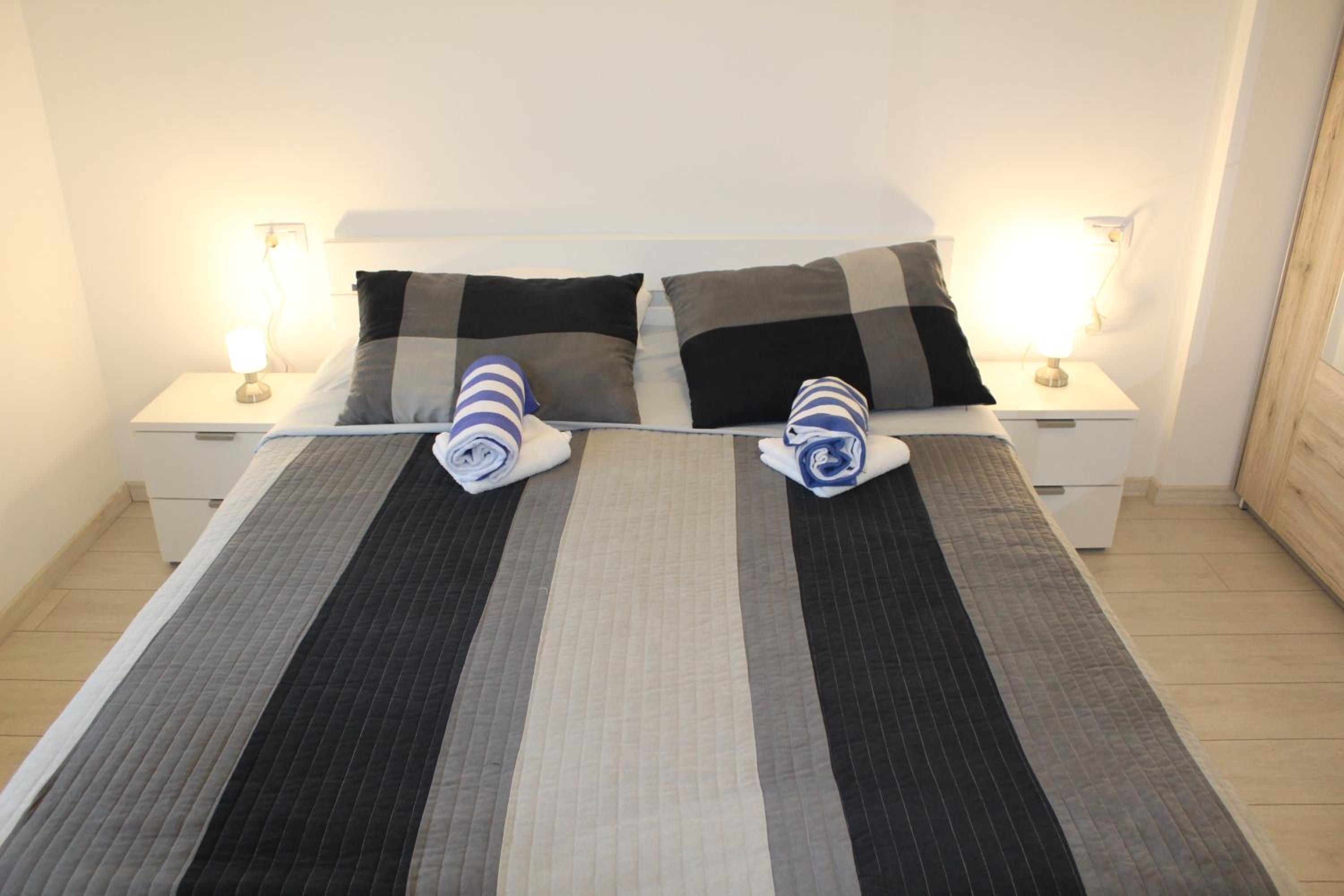 Apartment with Sea View - Photo 12