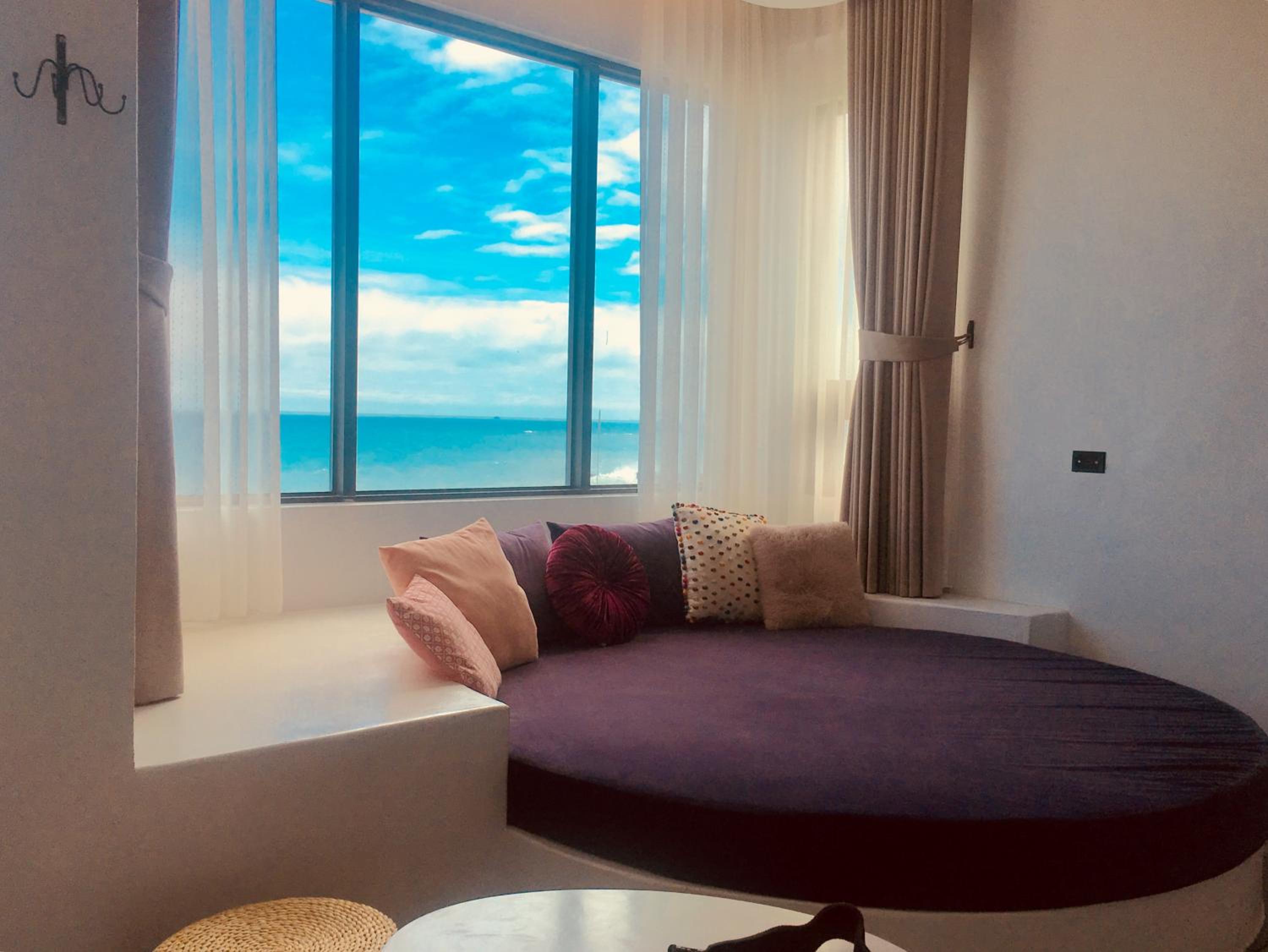 Deluxe Suite with Sea View and Balcony photo 3