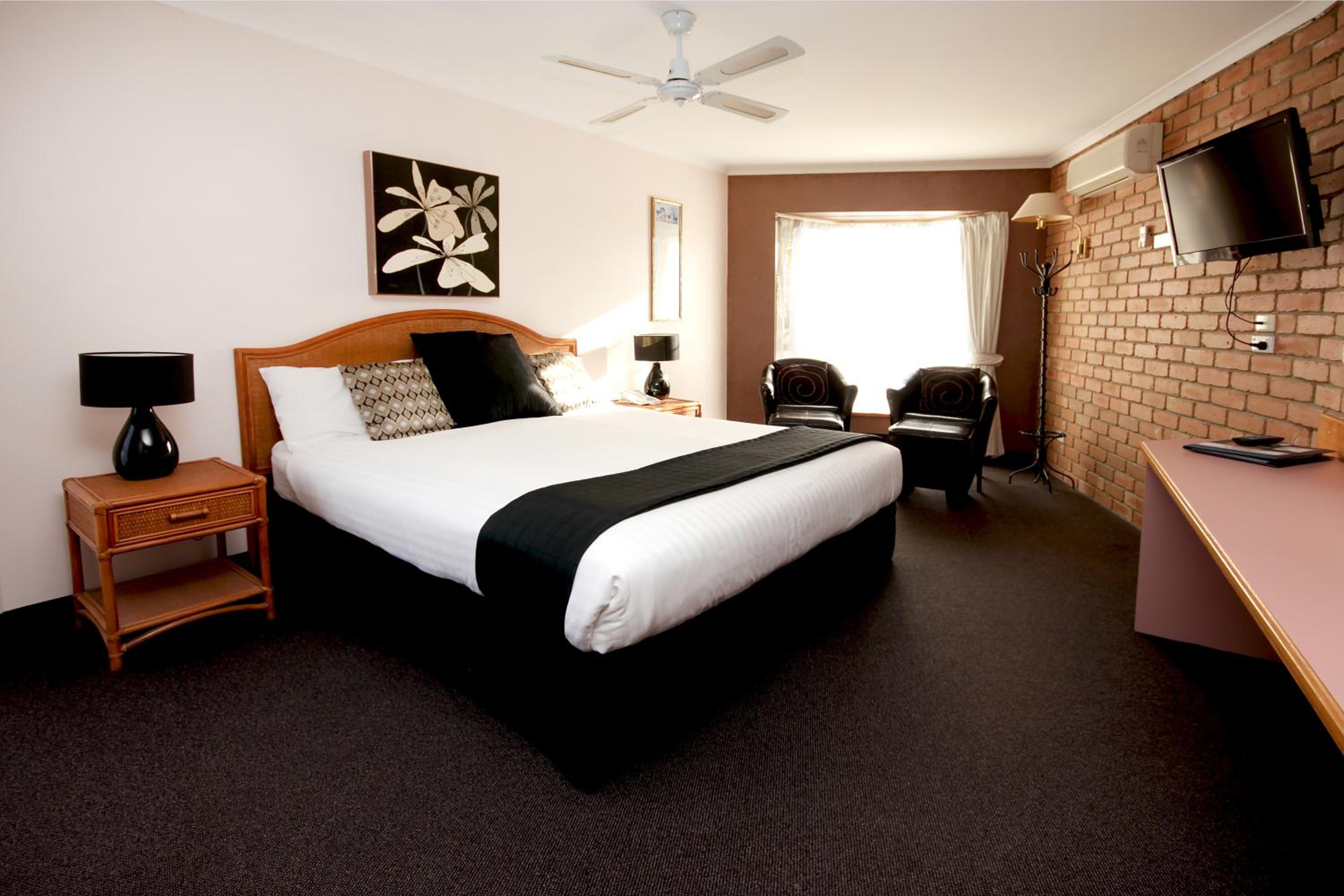 Executive Queen Suite - Photo 1