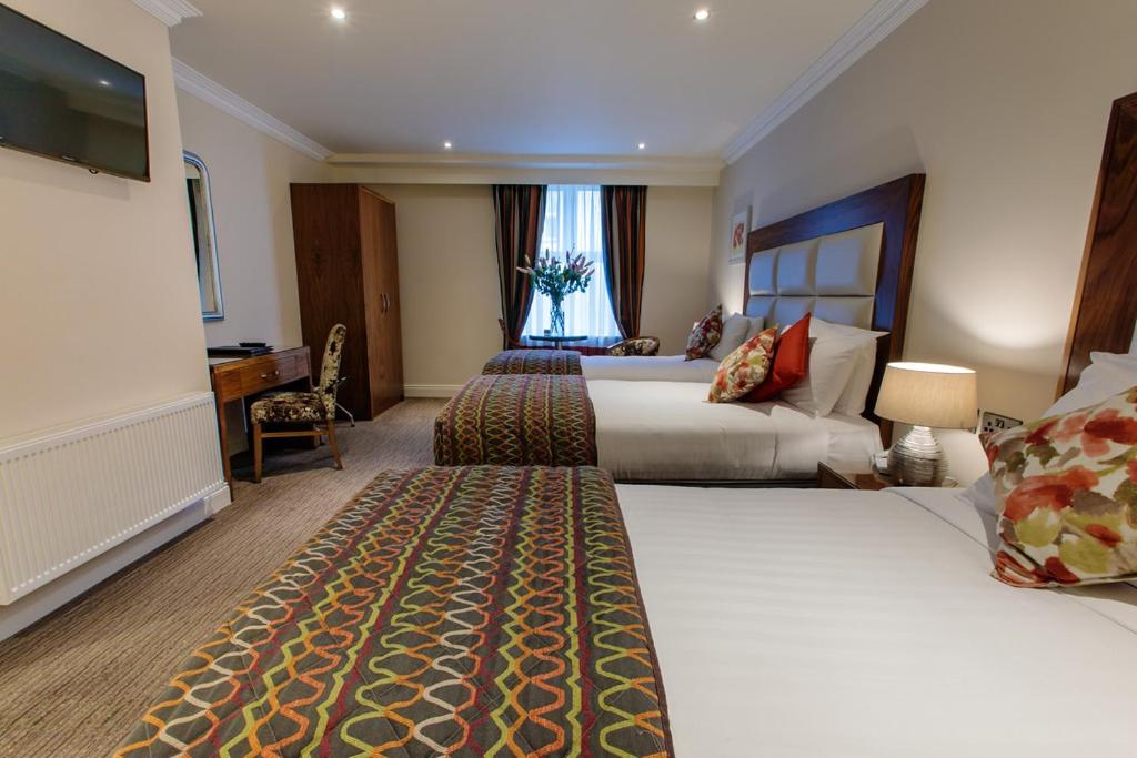 Twin Room - Photo 11