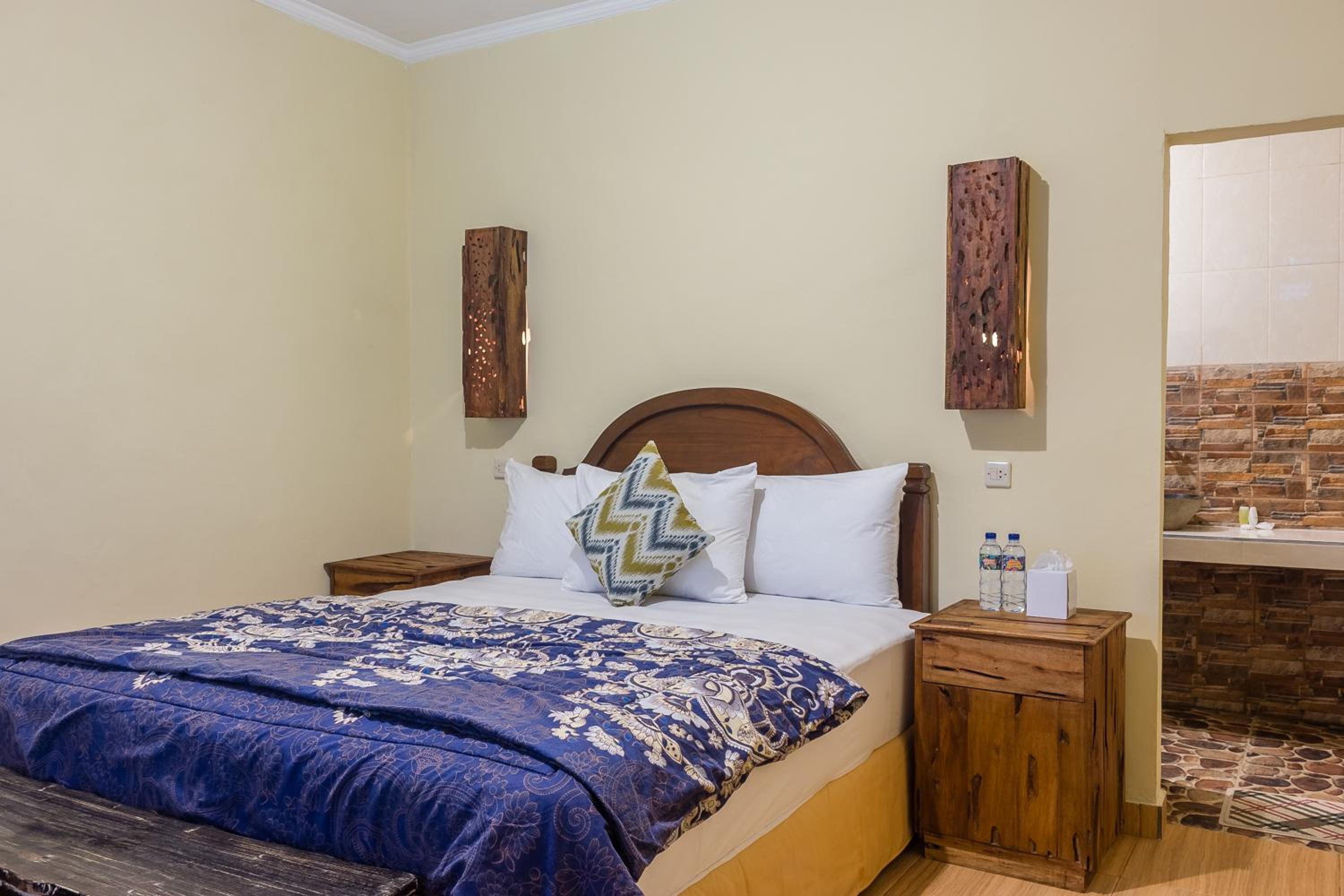 Deluxe Double Room with Balcony - Photo 46