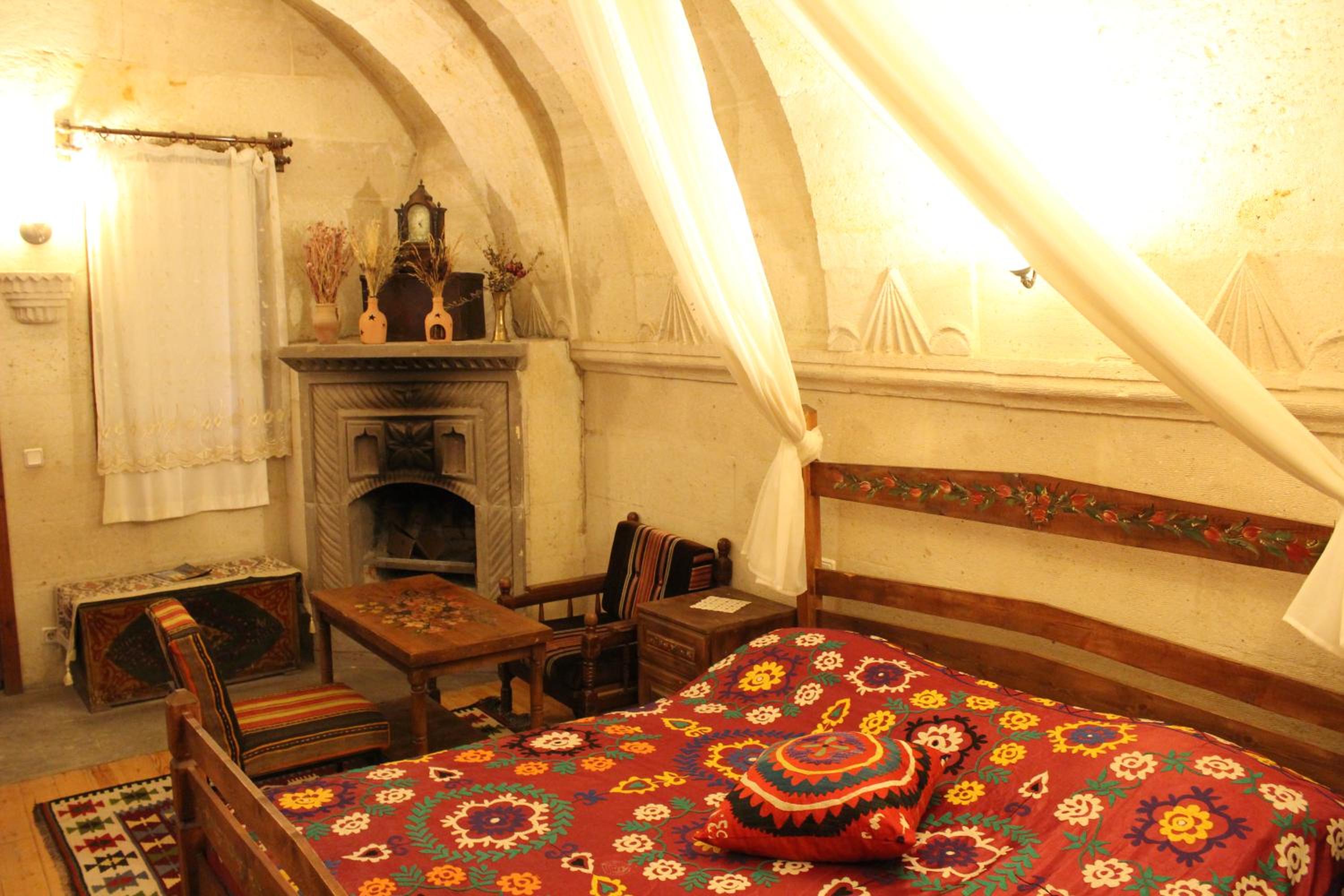 Deluxe King Room - Photo 1