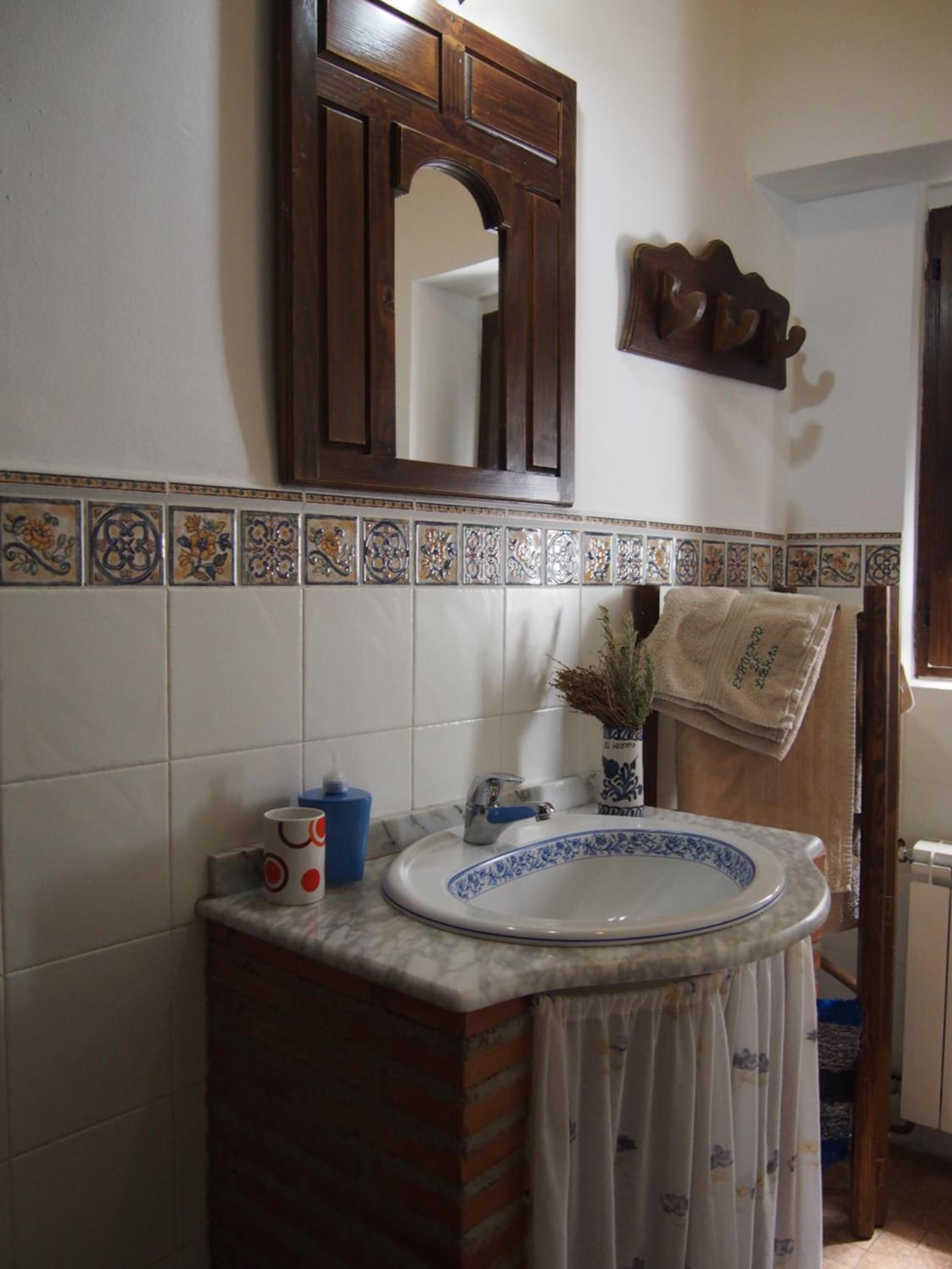 Two-Bedroom Apartment (4-6 Adults) photo 3