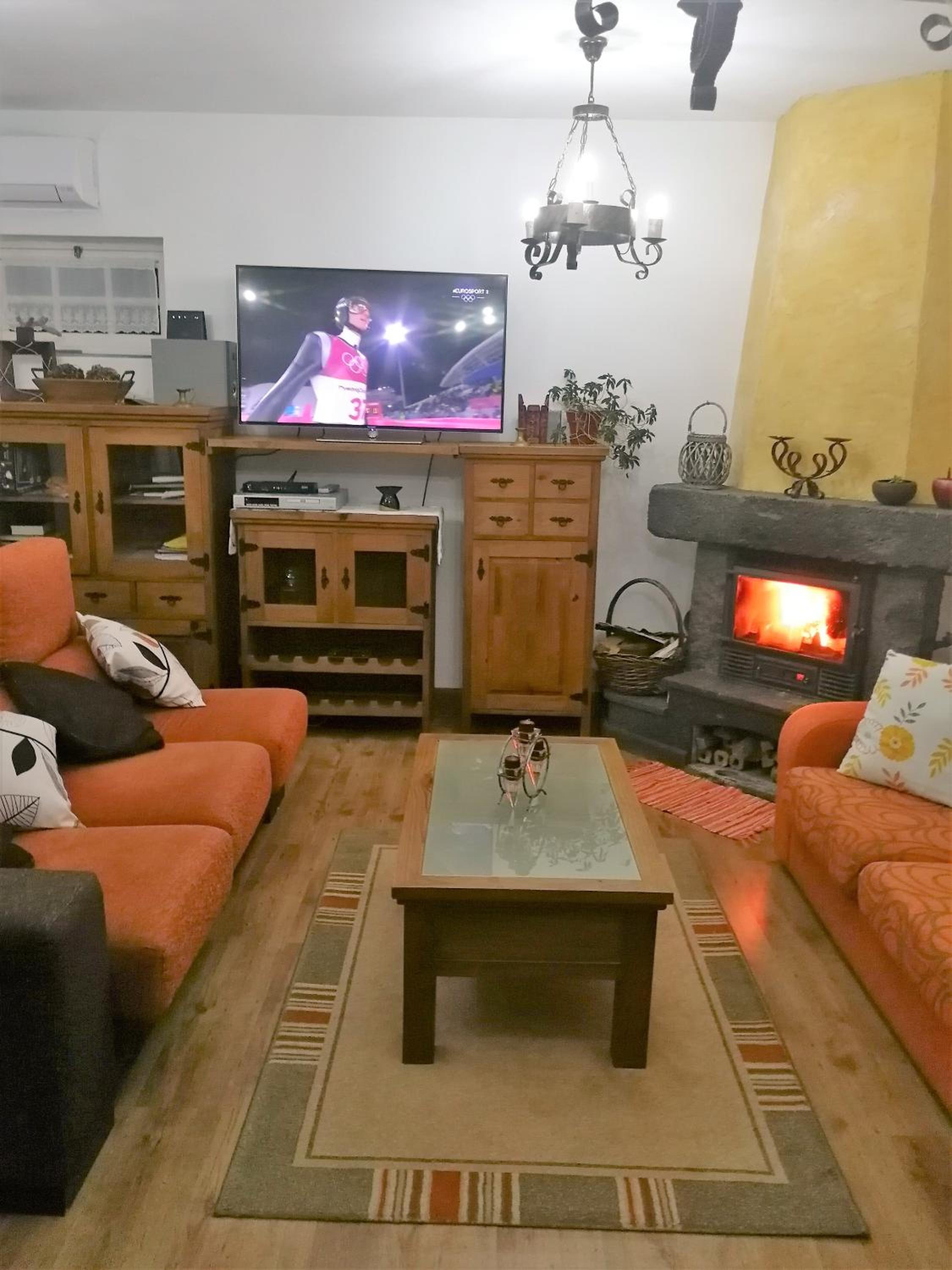 Three-Bedroom House - Photo 7