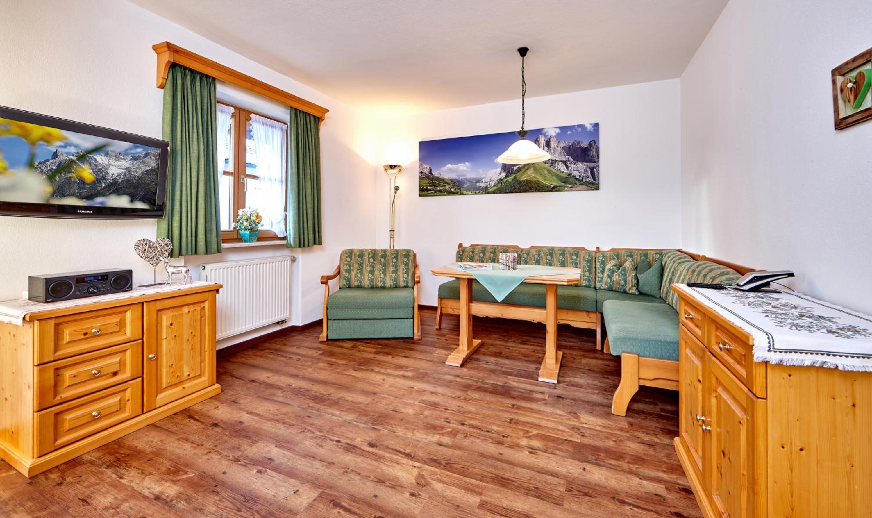 Apartment with Balcony and Mountain View photo 1