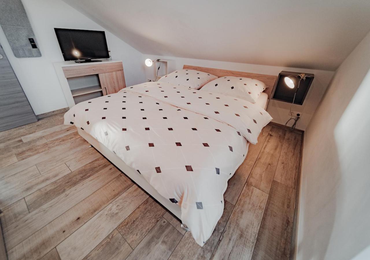 Three-Bedroom House photo 2