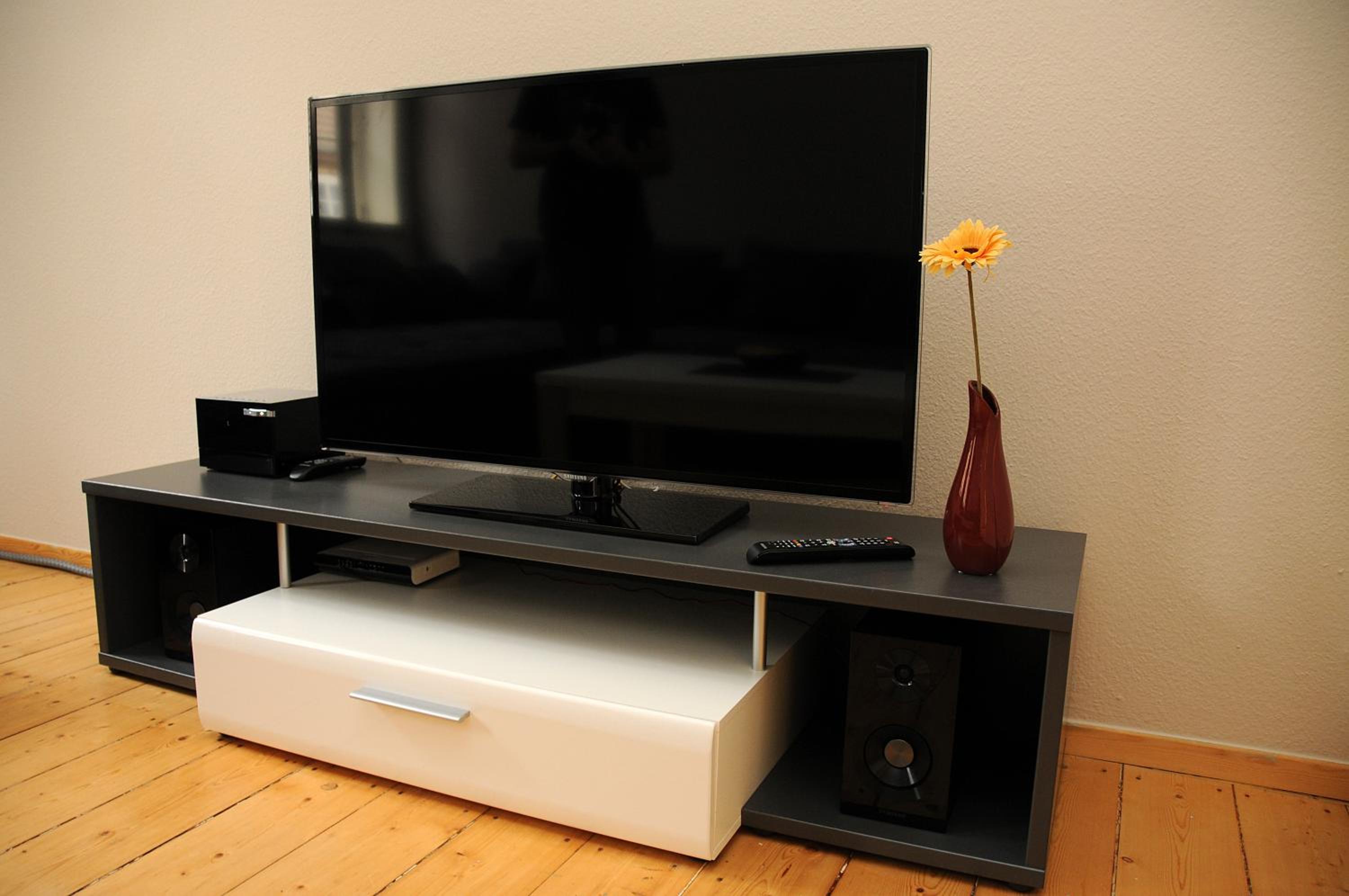 Apartment photo 2