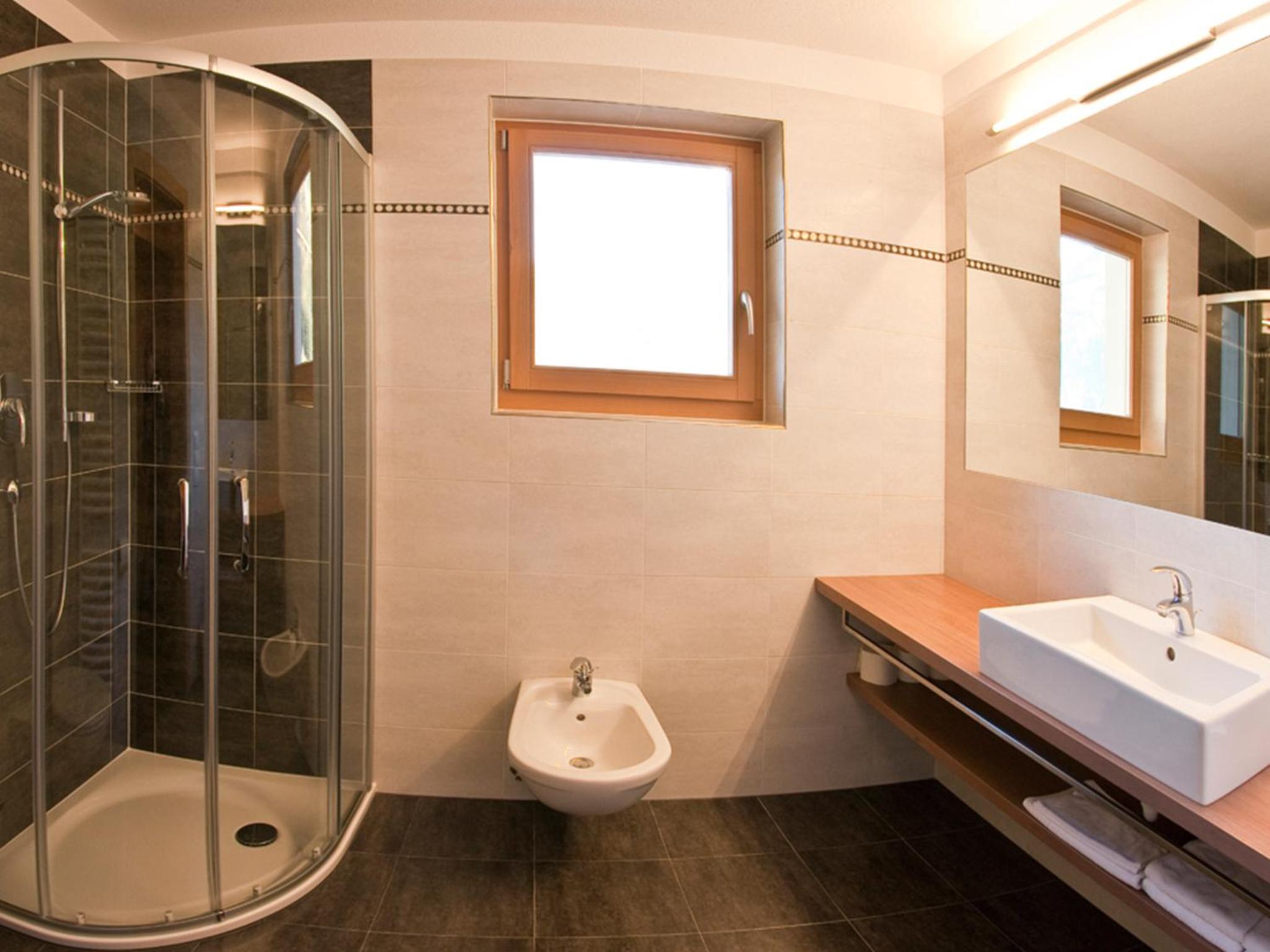 Single Room with Balcony and Mountain View photo 3