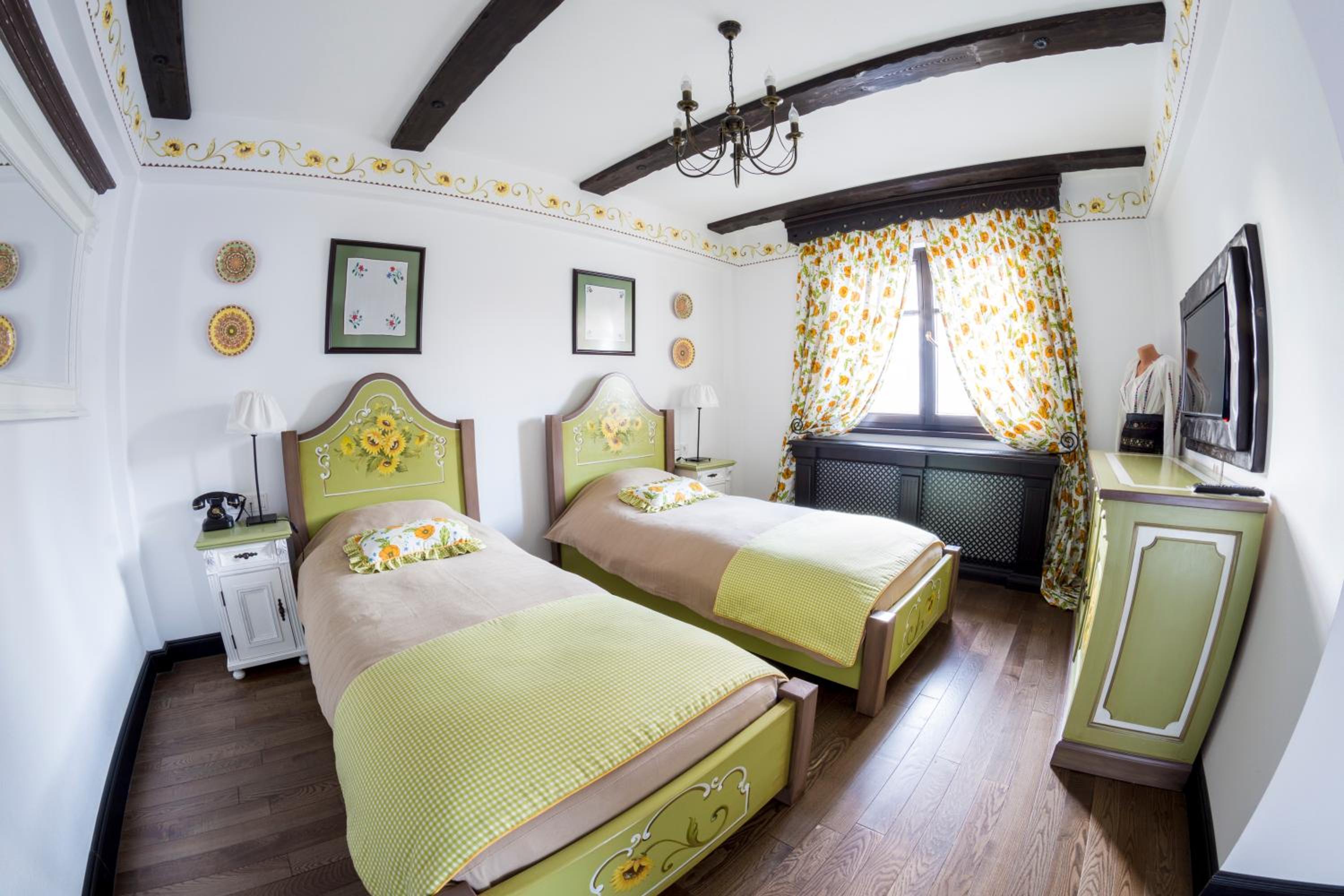 Twin Room with Private Bathroom