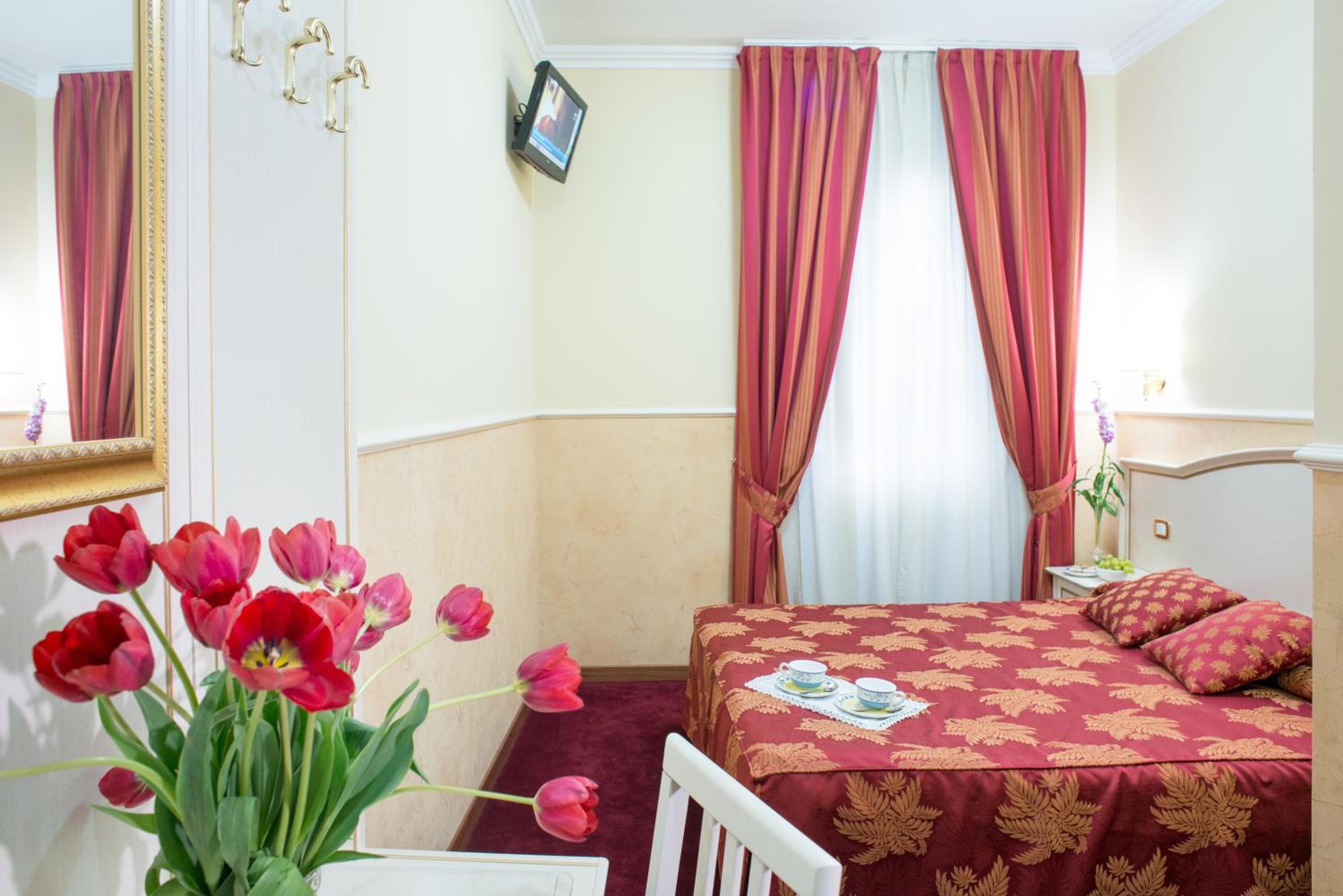 Double or Twin Room photo 3