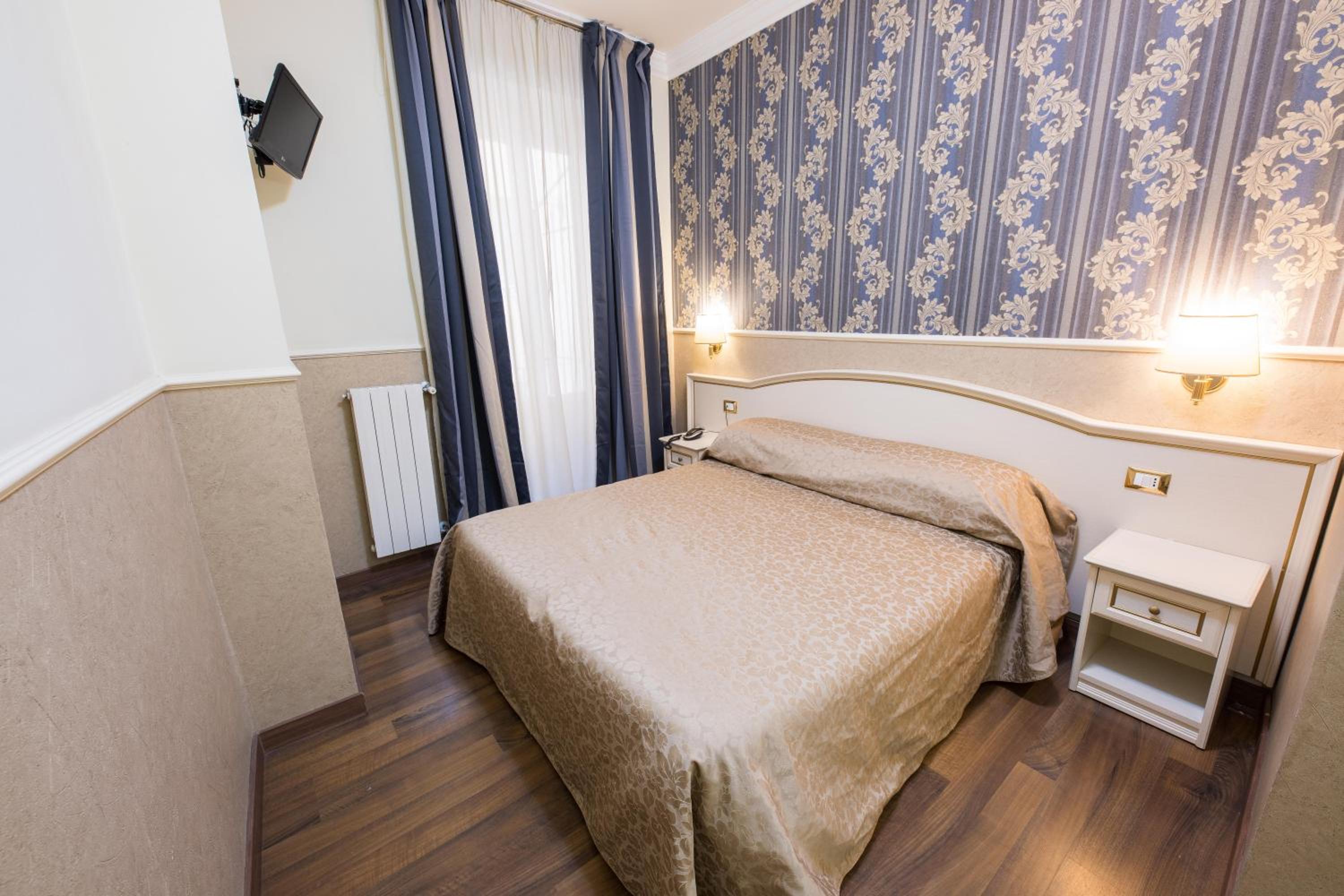 Double or Twin Room photo 1