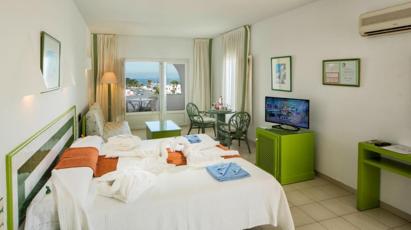 Habitación Doble Superior con Vistas al Mar y Terraza