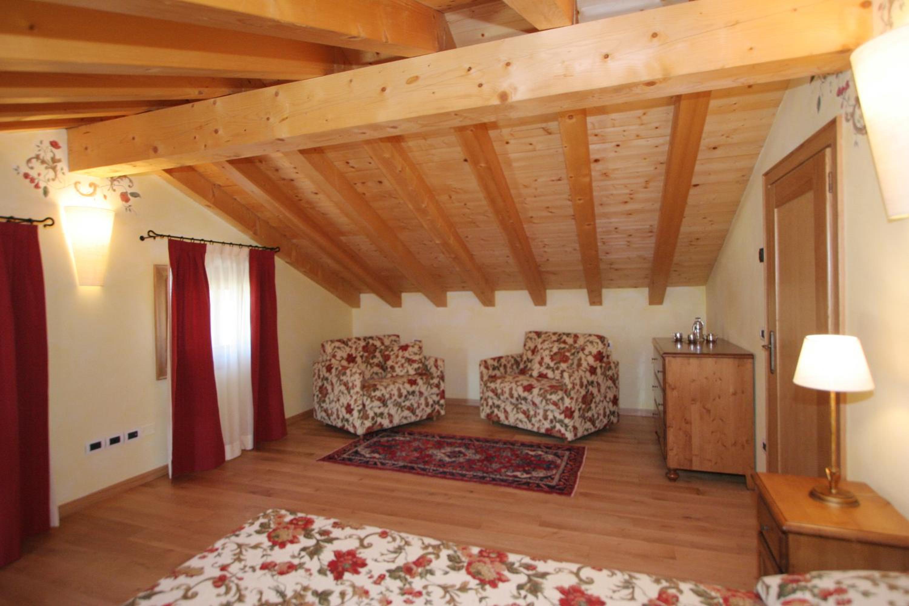 Deluxe Double Room with Extra Bed photo 2