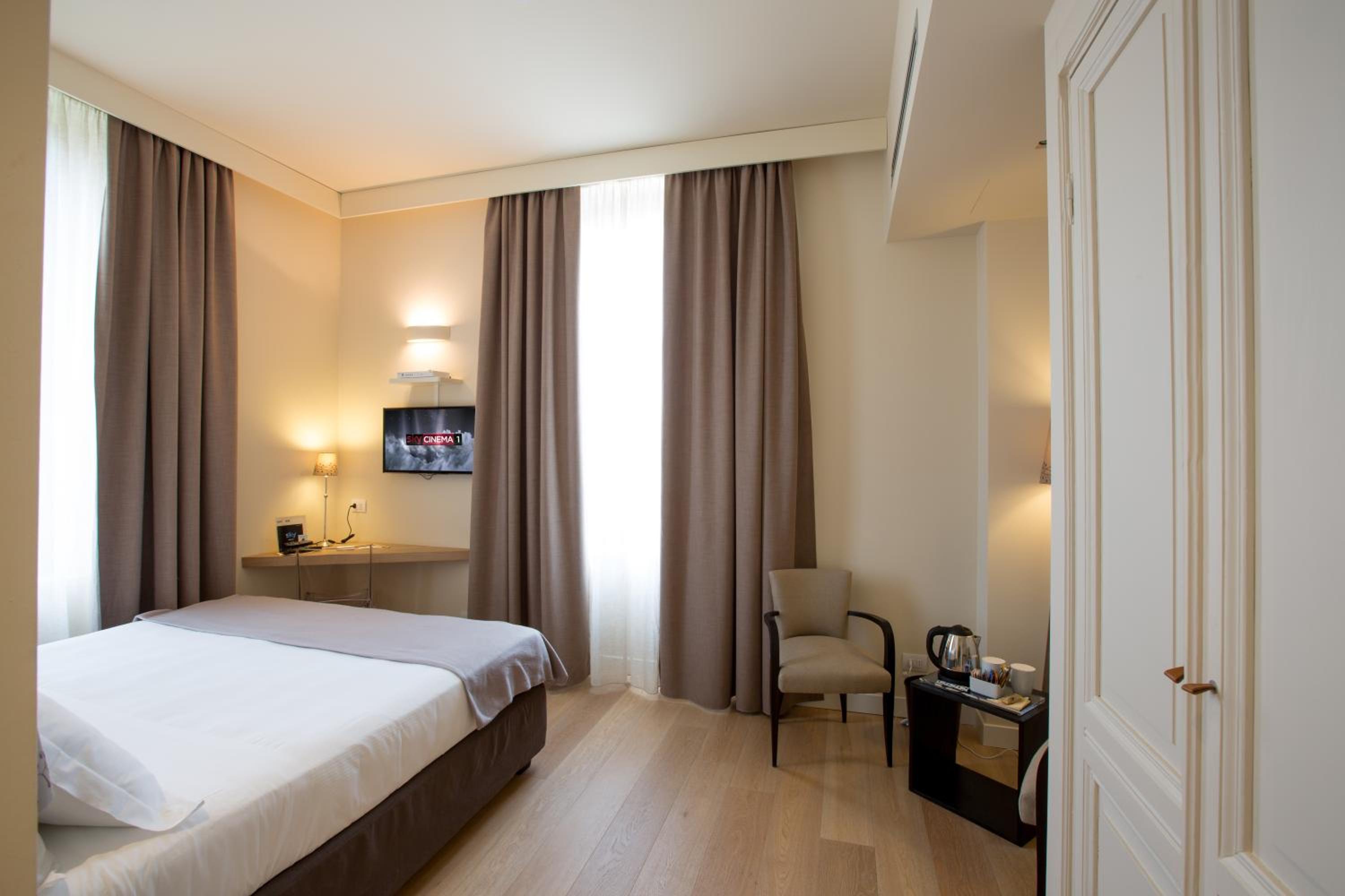Classic Double or Twin Room photo 3