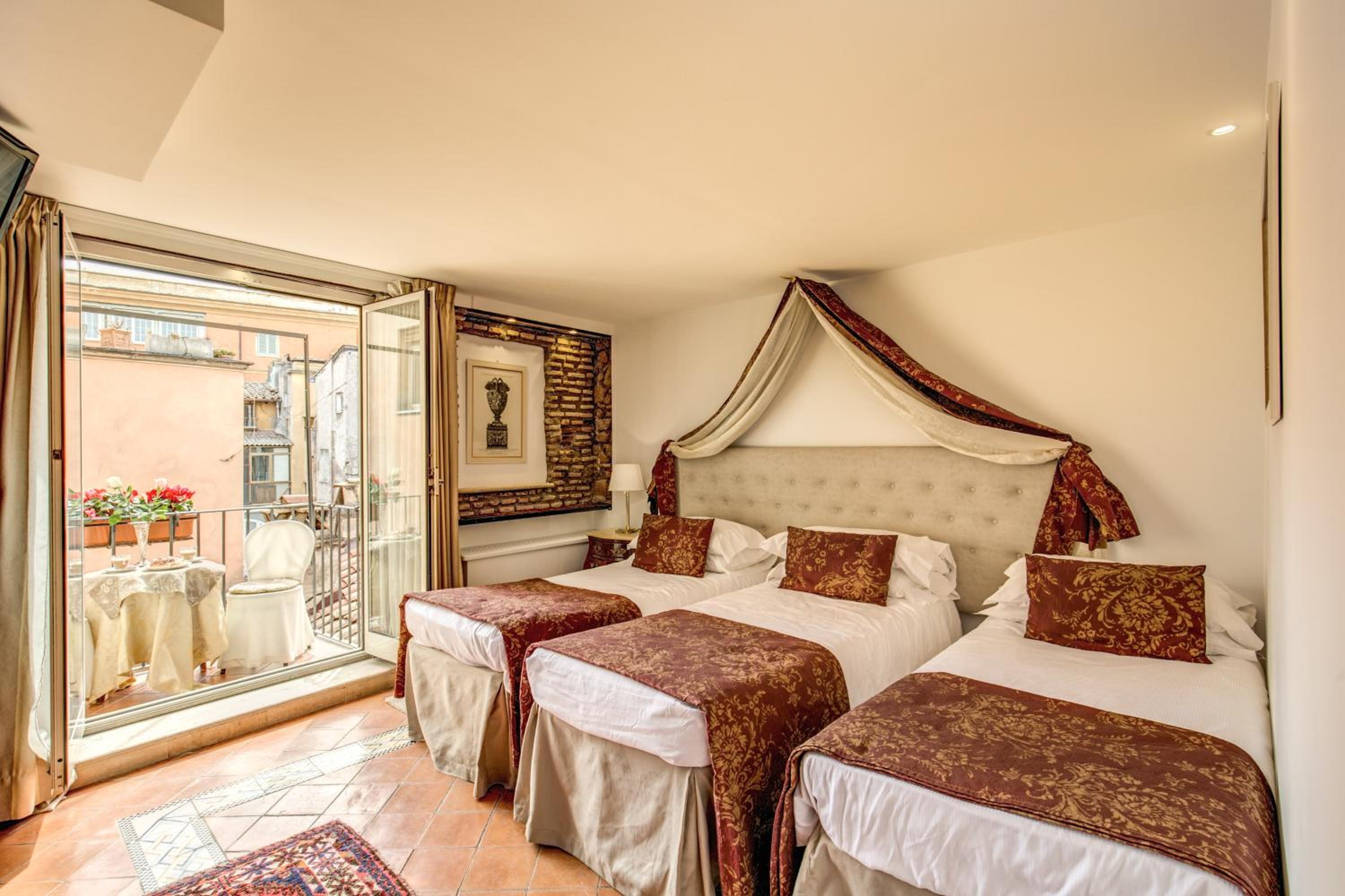 Superior Double Room with City View photo 2
