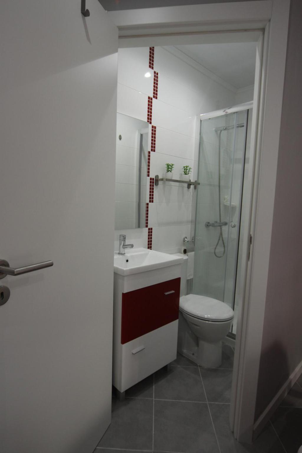 One-Bedroom Apartment - Photo 5
