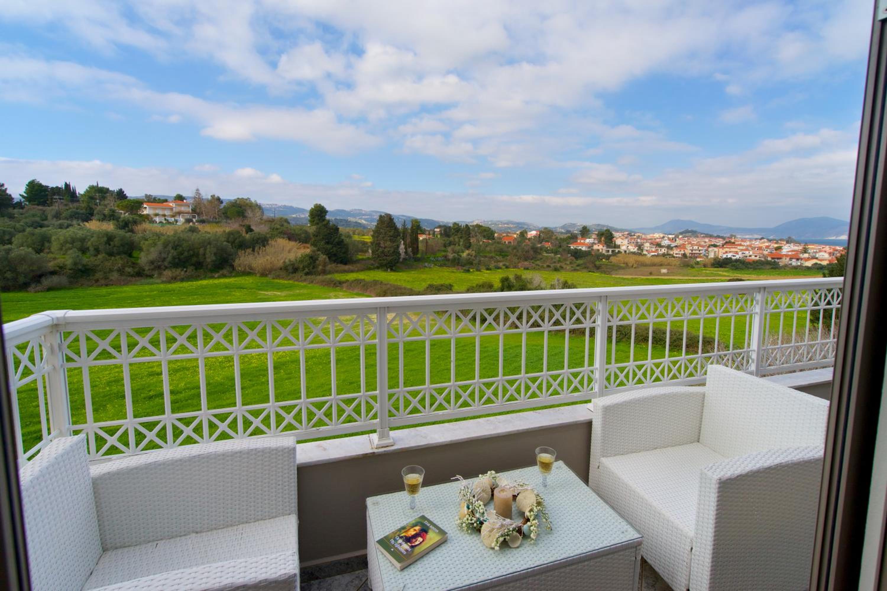 Apartment with Sea View - Photo 2