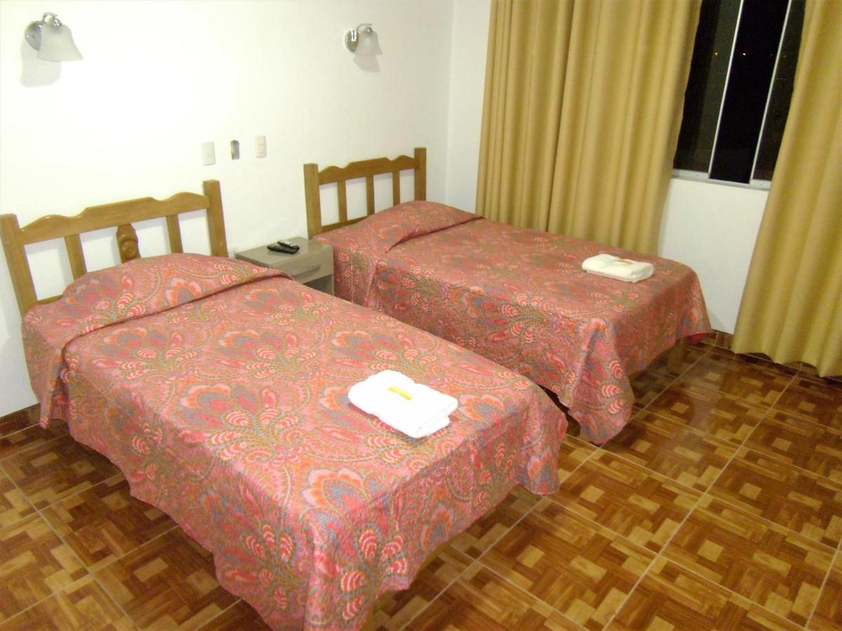 Standard Twin Room with Shared Bathroom photo 2