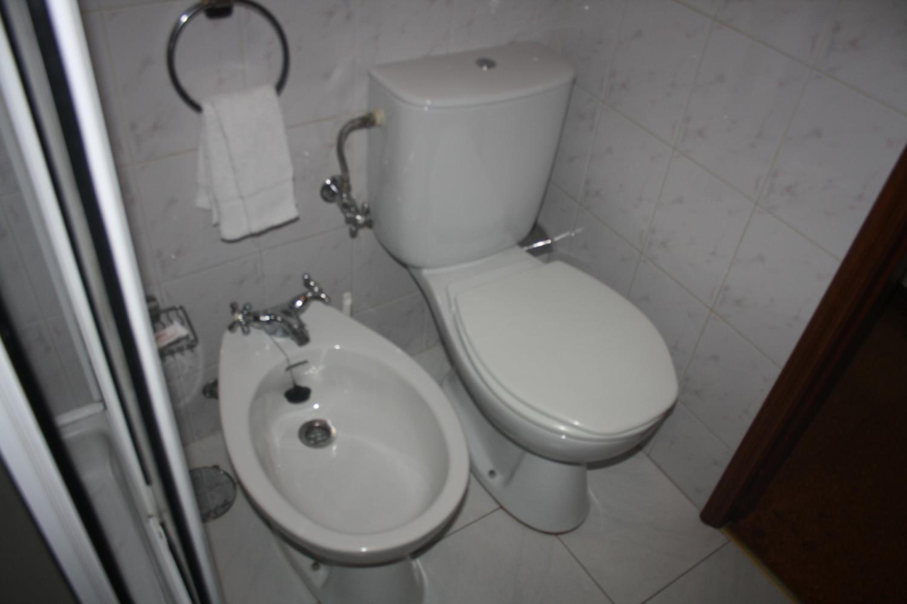 Twin Room - Photo 3