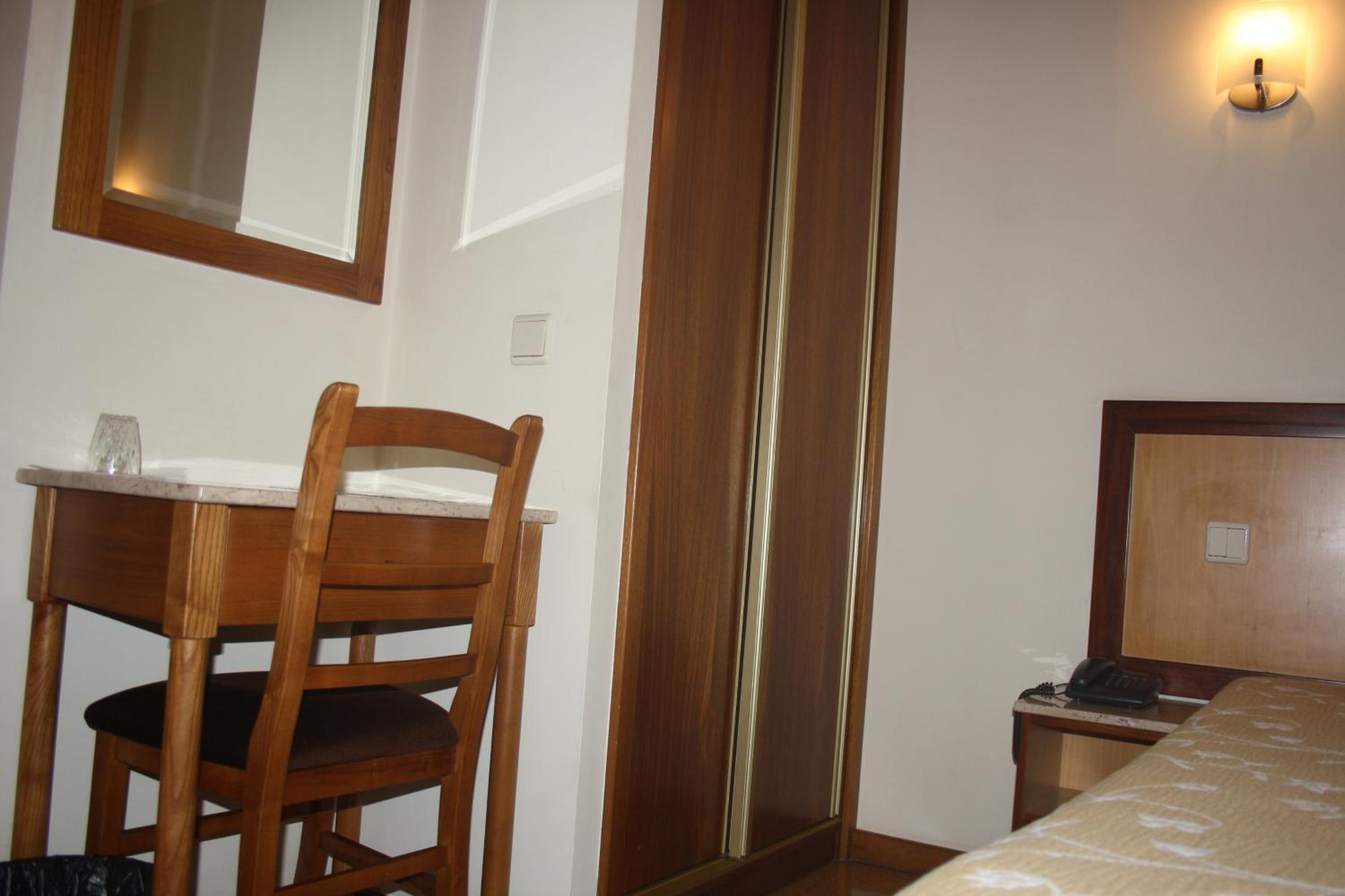 Double Room - Photo 3